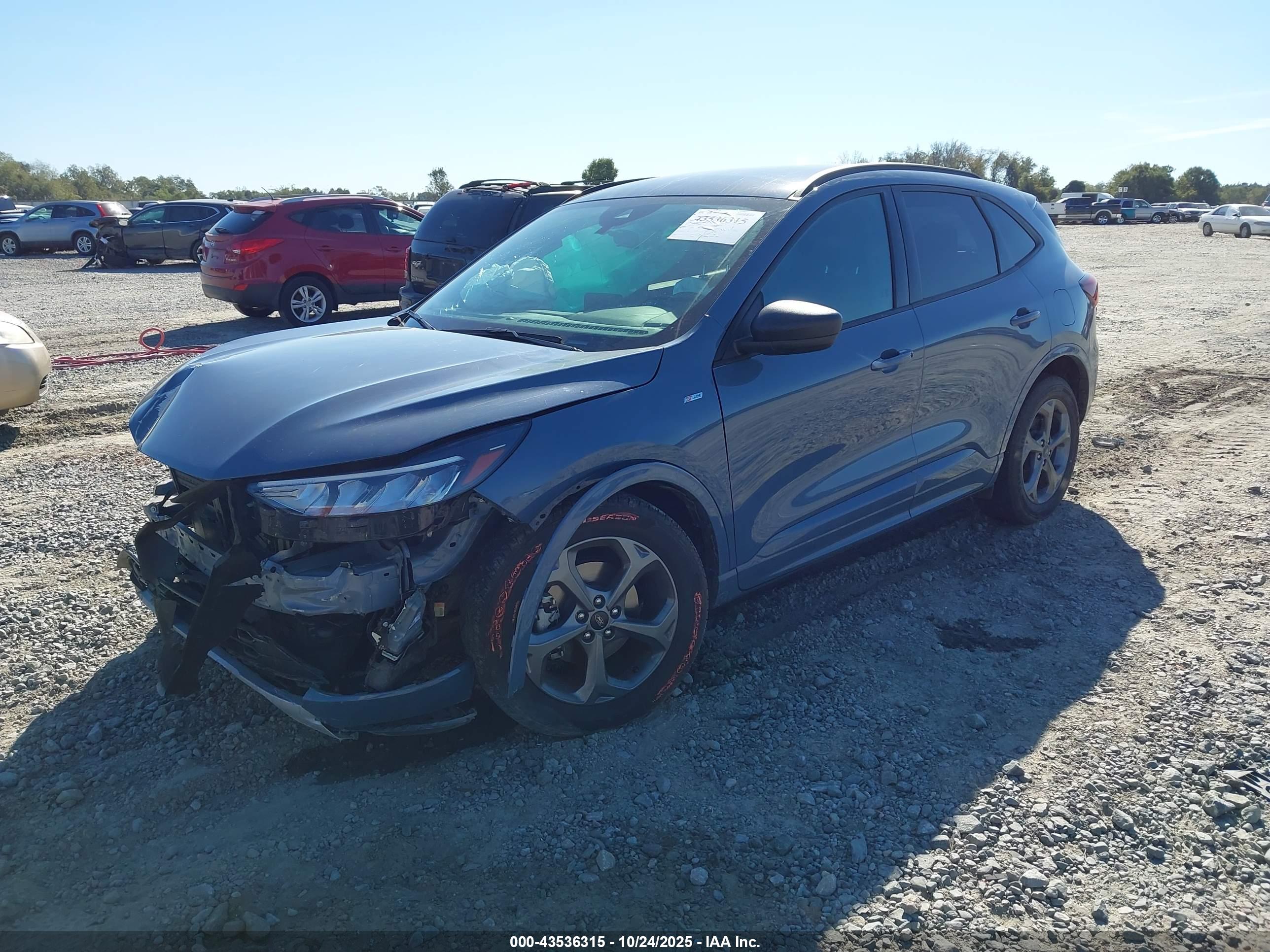 FORD ESCAPE image 2