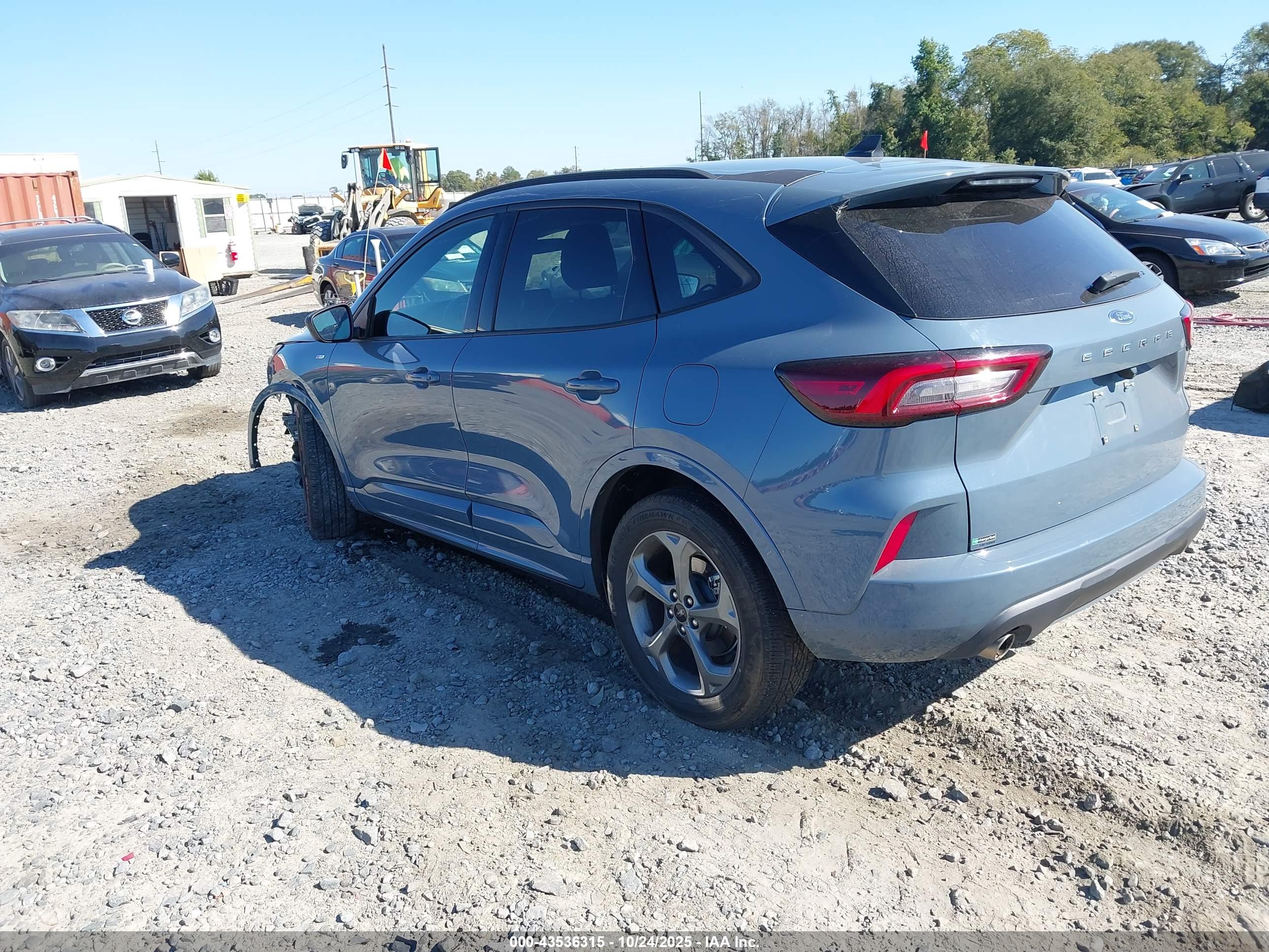 FORD ESCAPE image 3
