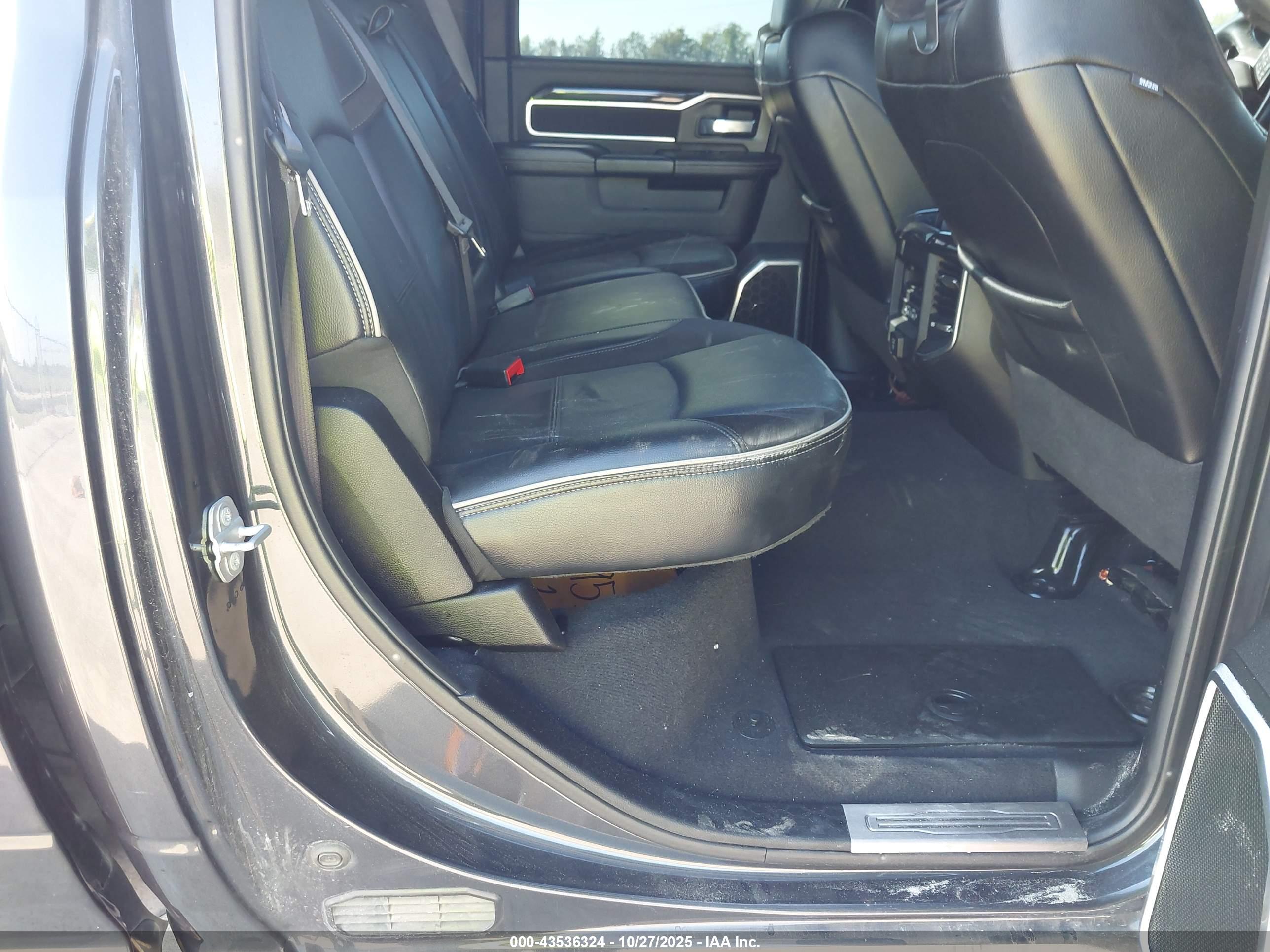 RAM 2500 image 8