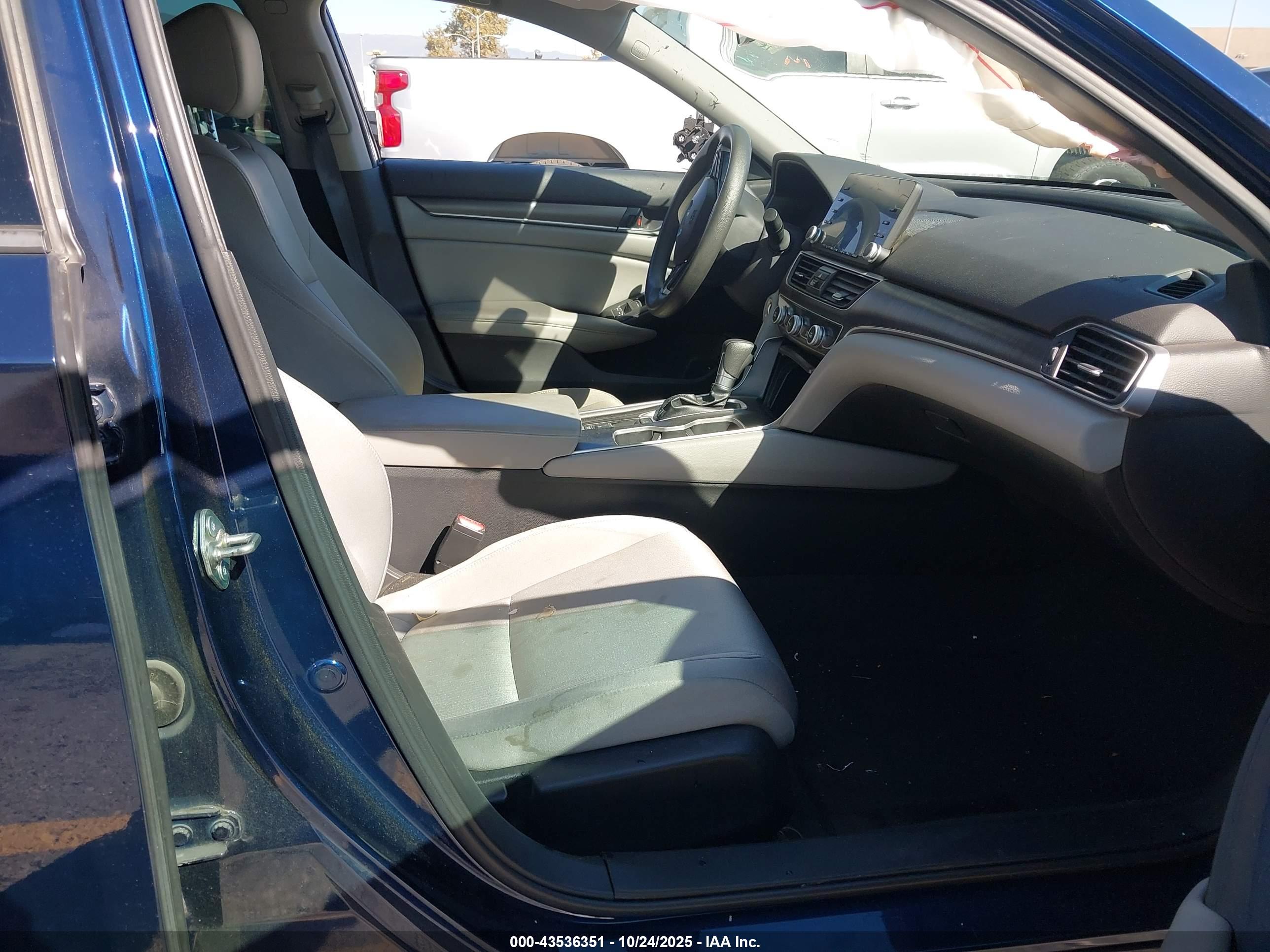 HONDA ACCORD image 5