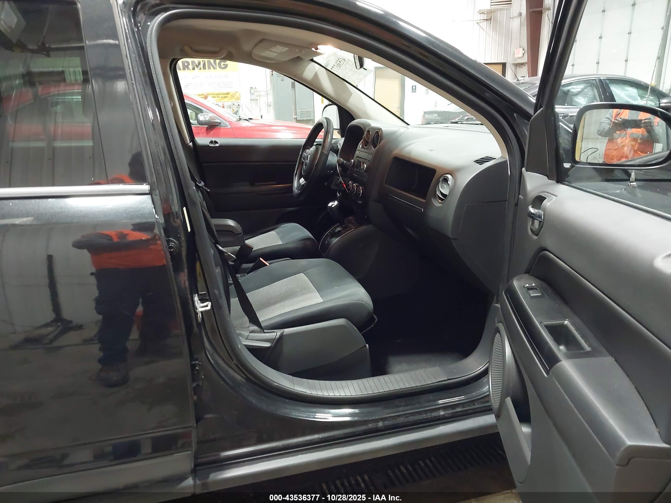 JEEP COMPASS image 5