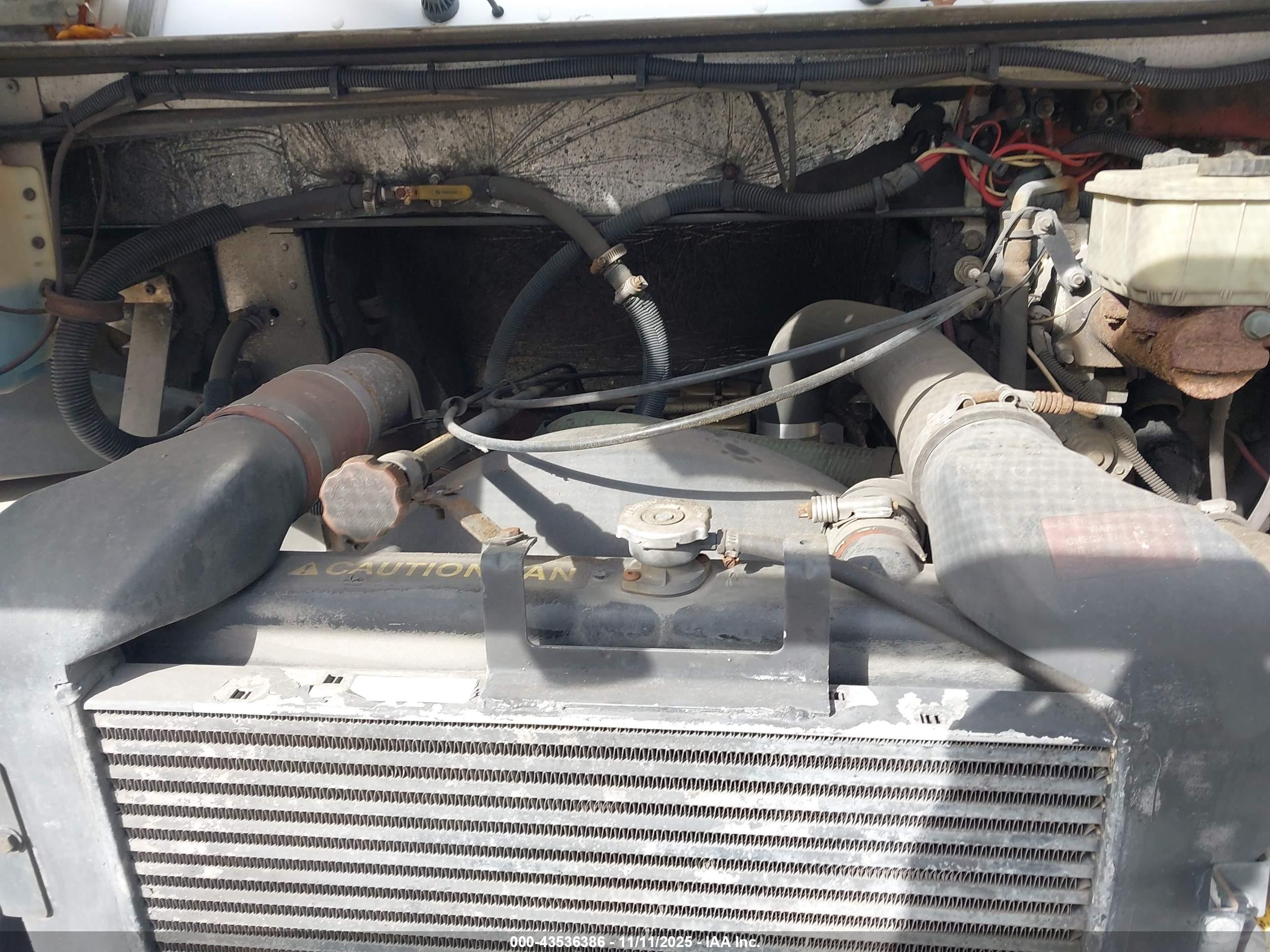 FREIGHTLINER CHASSIS image 10