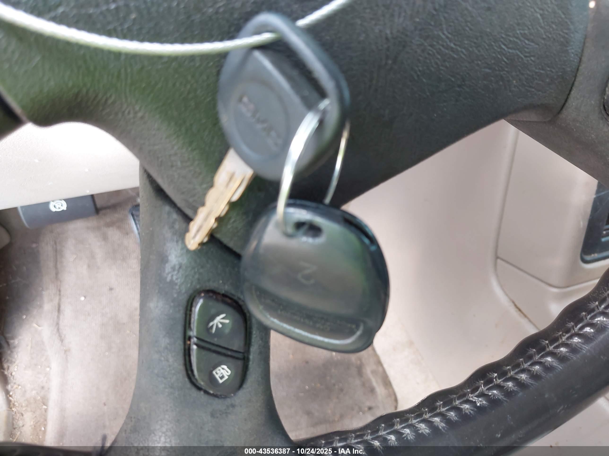 GMC YUKON image 11