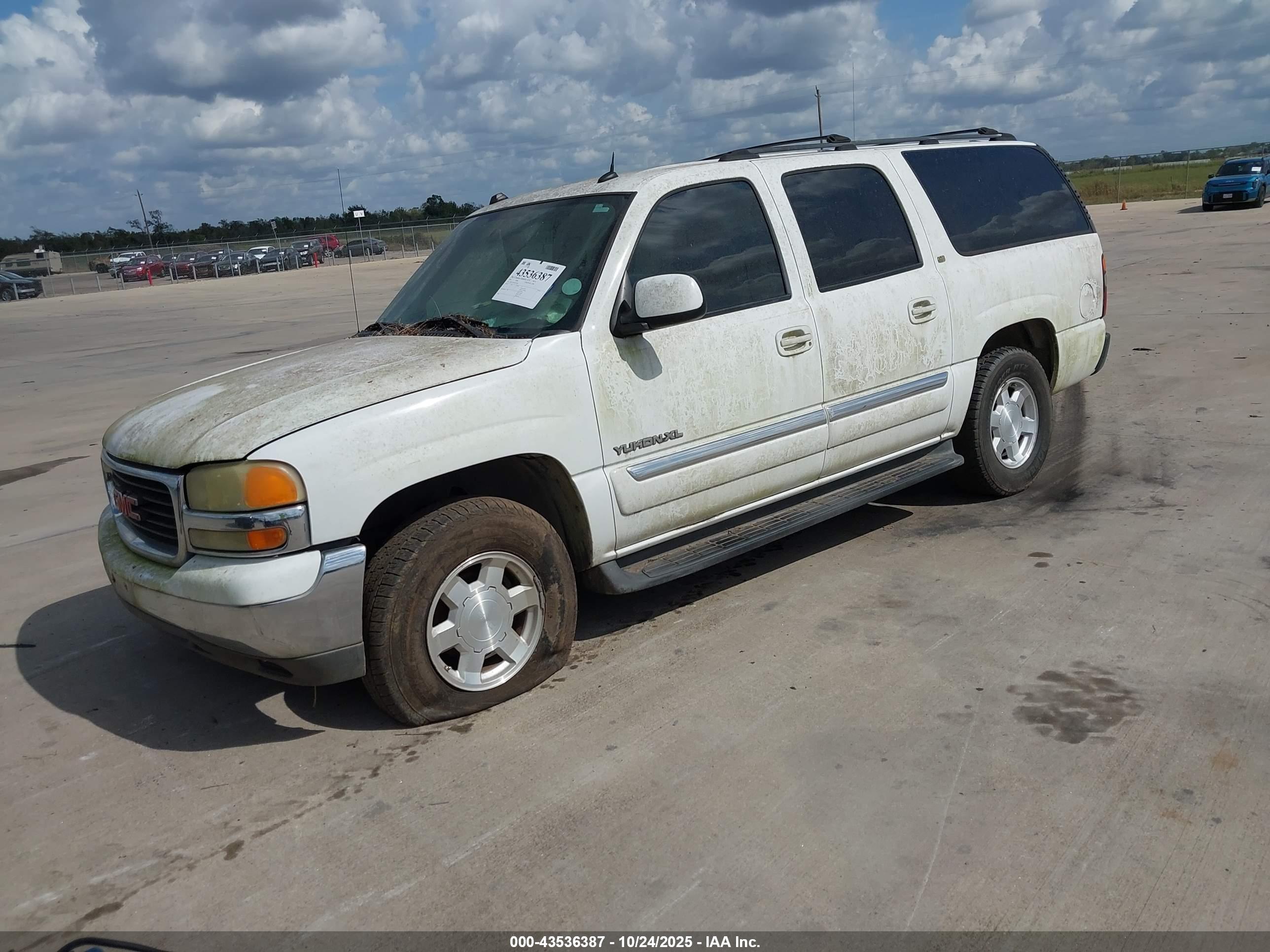GMC YUKON image 2