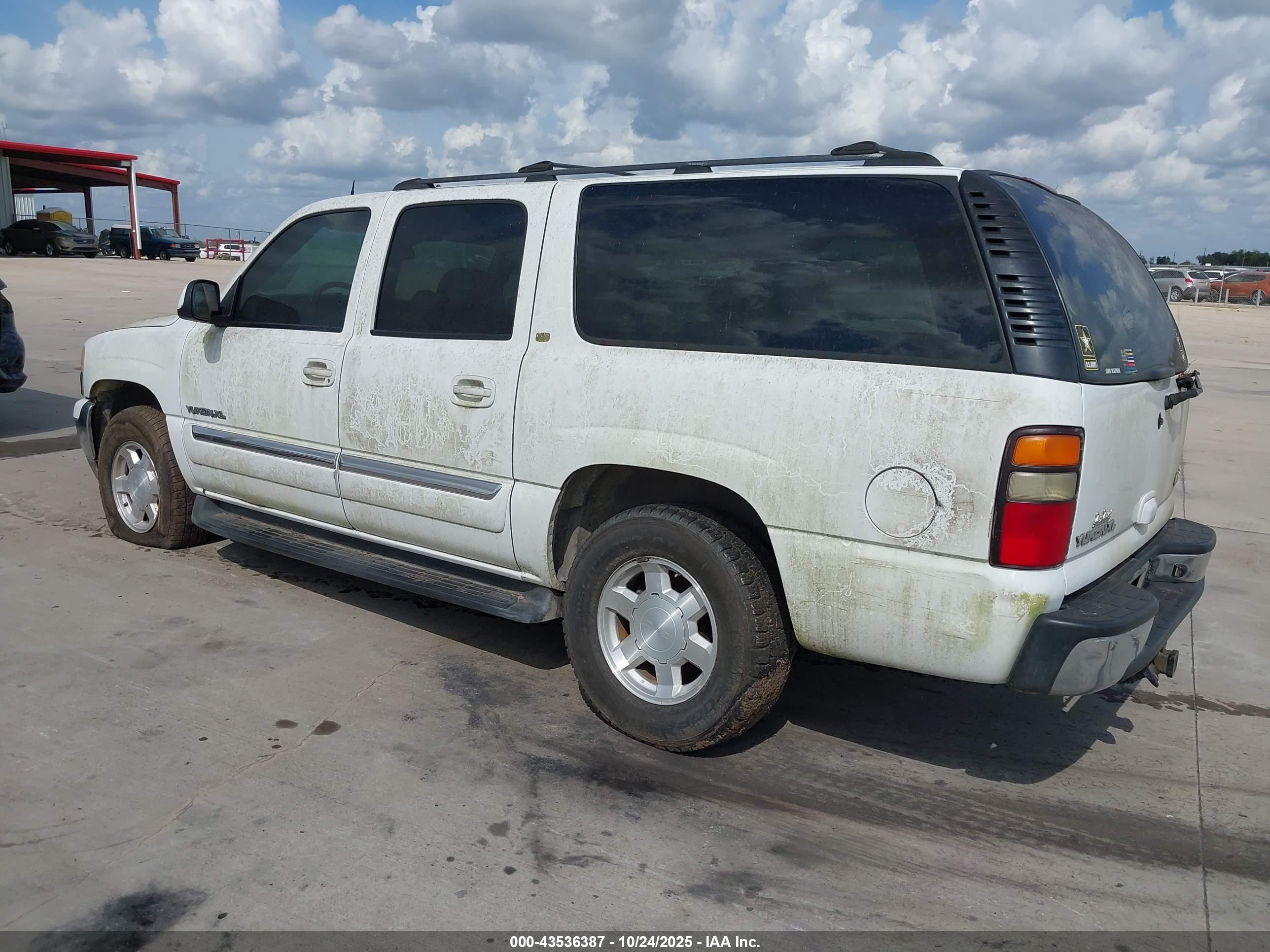 GMC YUKON image 3
