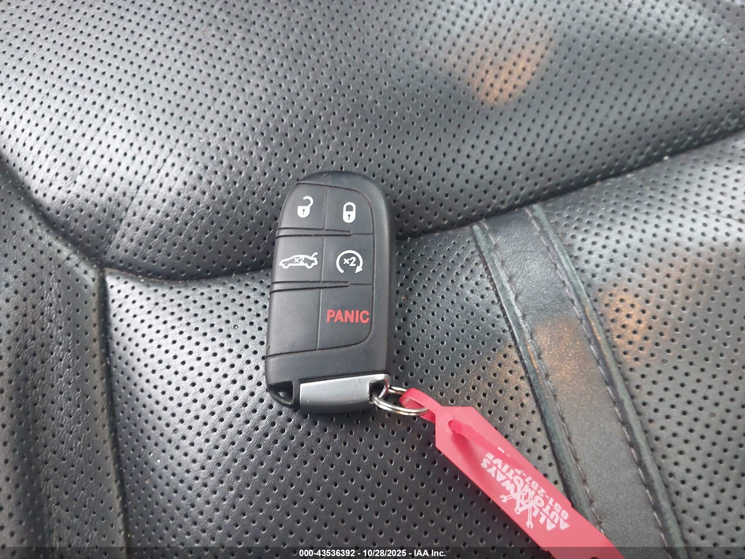 CHRYSLER 300C image 11