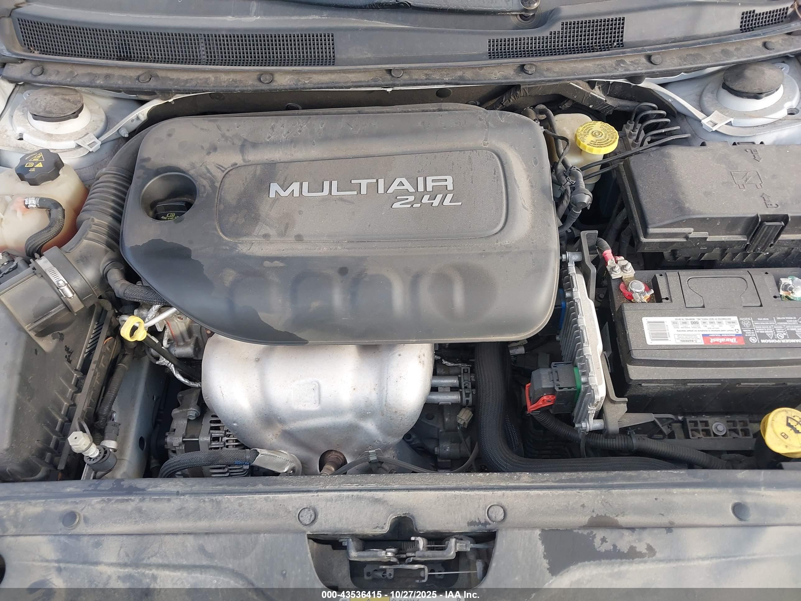 CHRYSLER 200 image 10