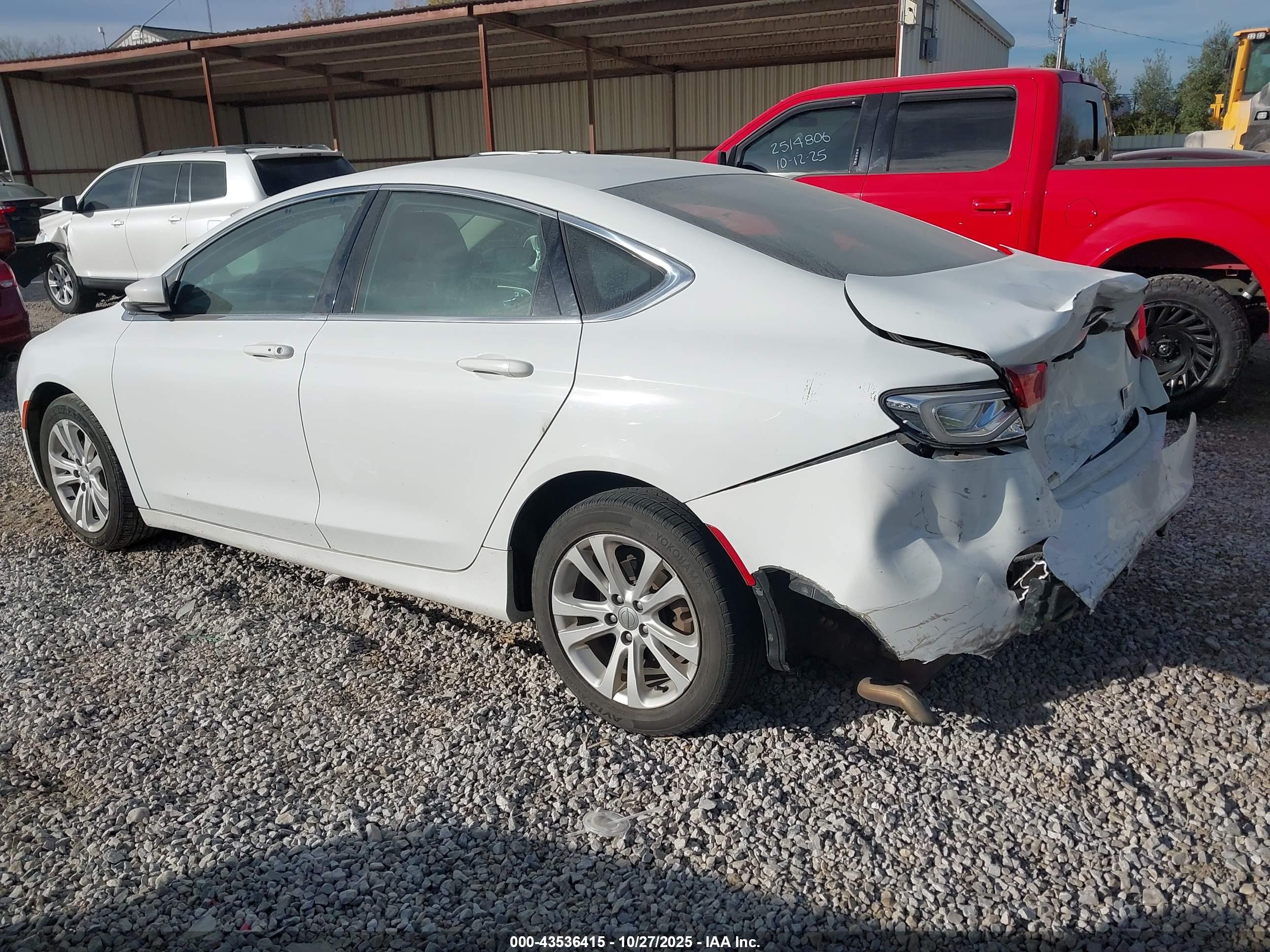 CHRYSLER 200 image 3