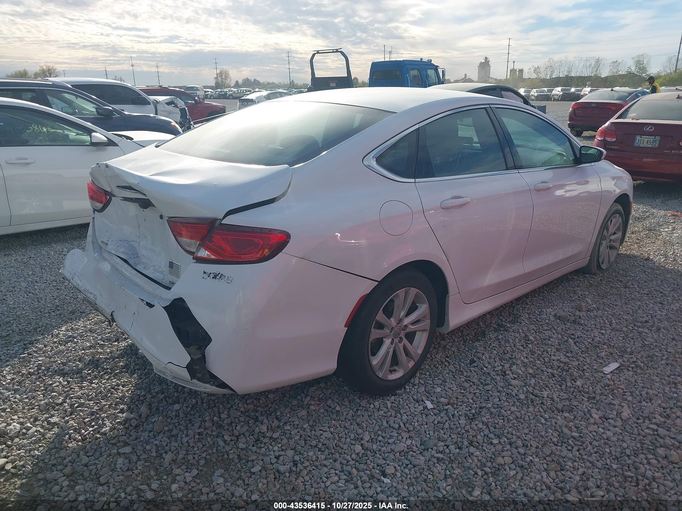 CHRYSLER 200 image 4