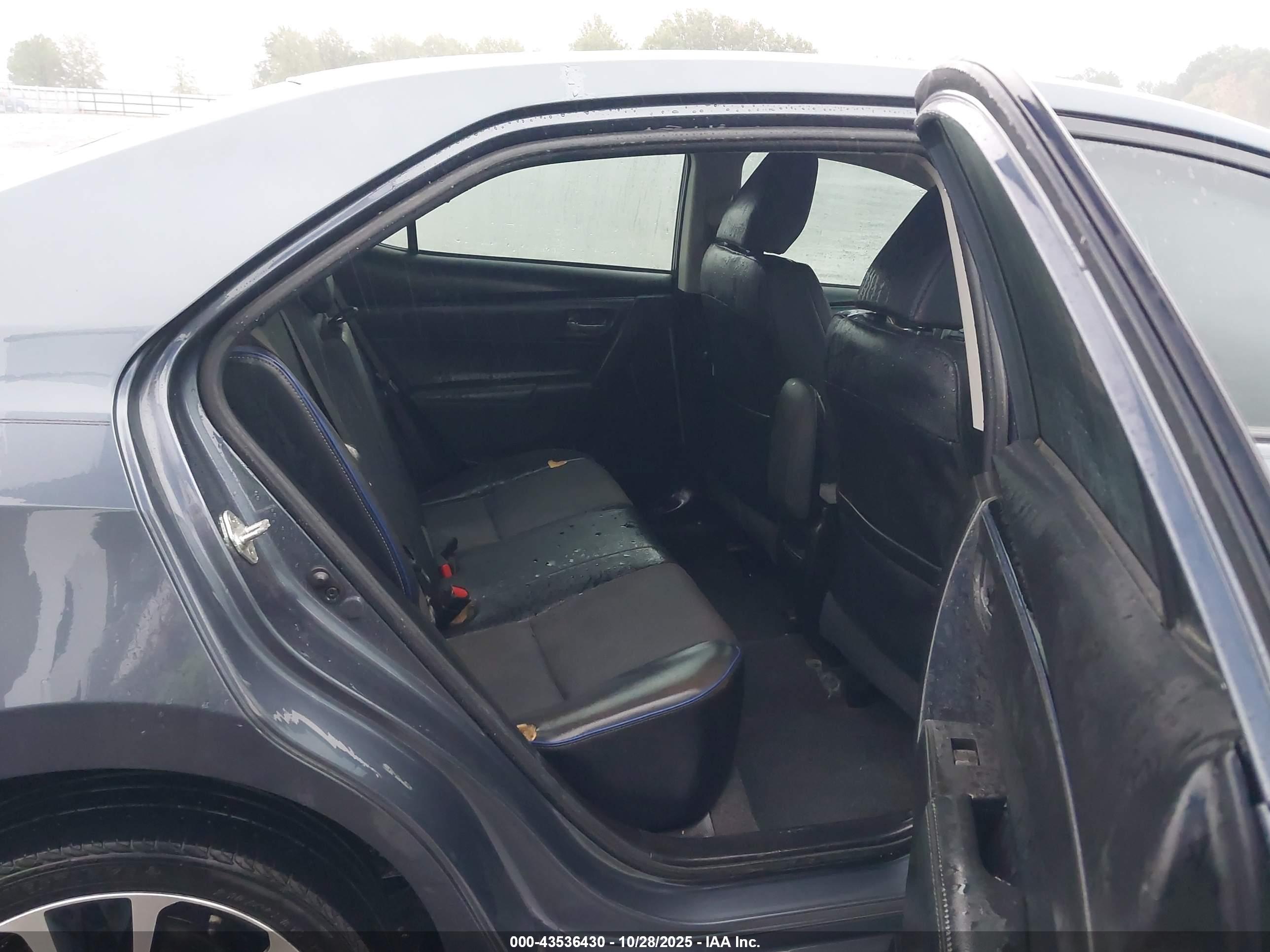 TOYOTA COROLLA image 8