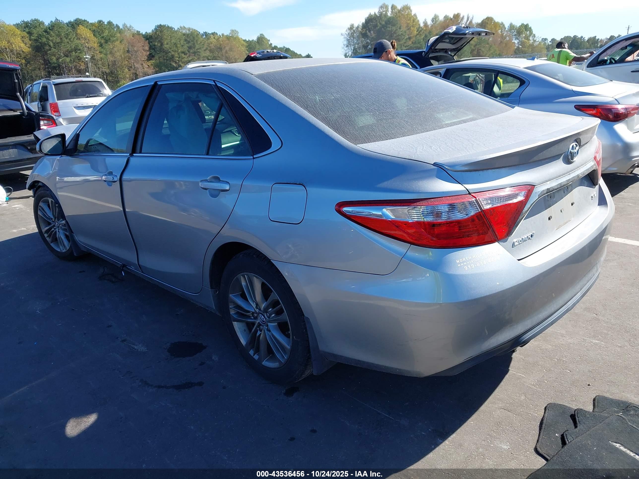 TOYOTA CAMRY image 3