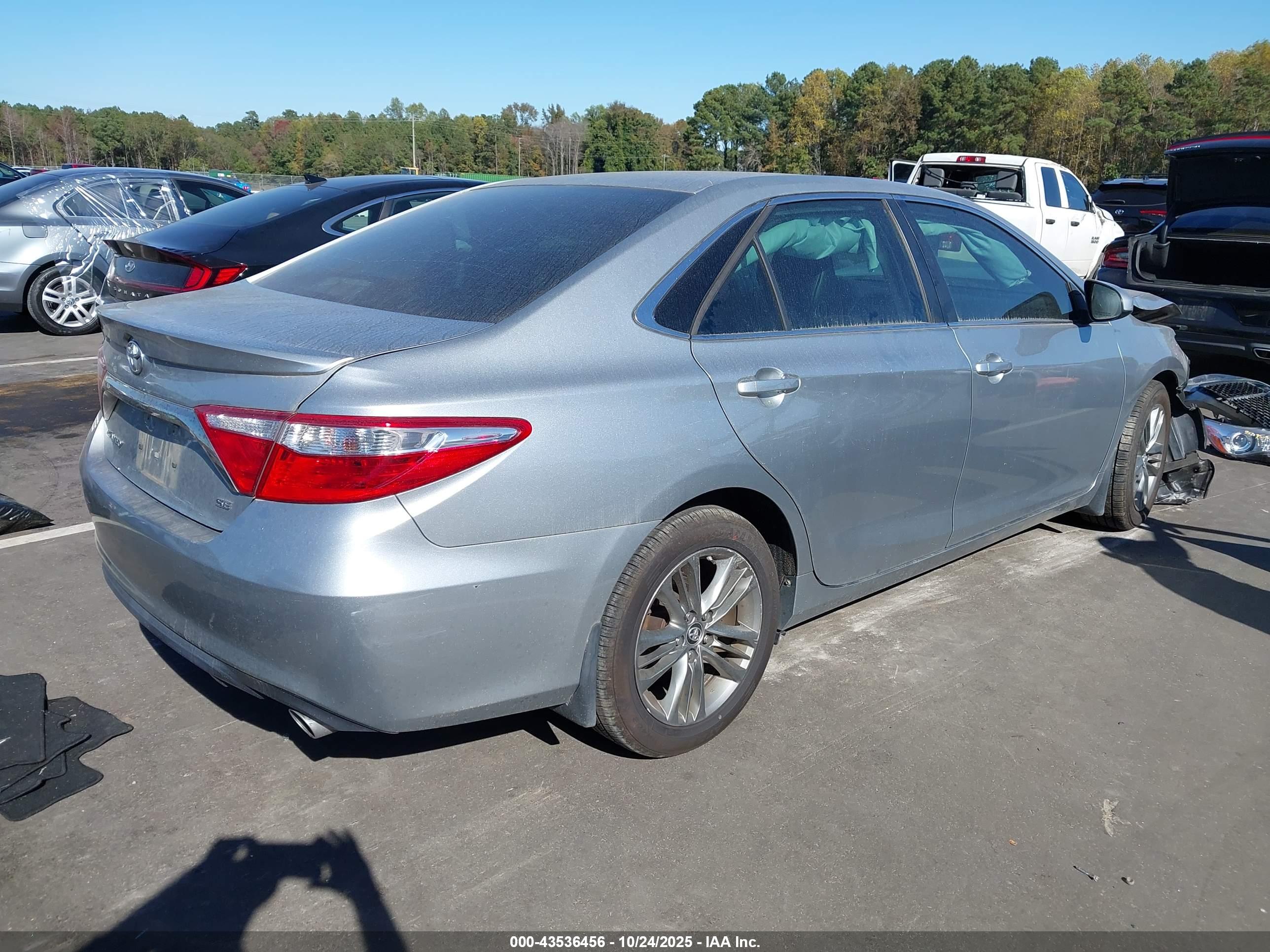 TOYOTA CAMRY image 4