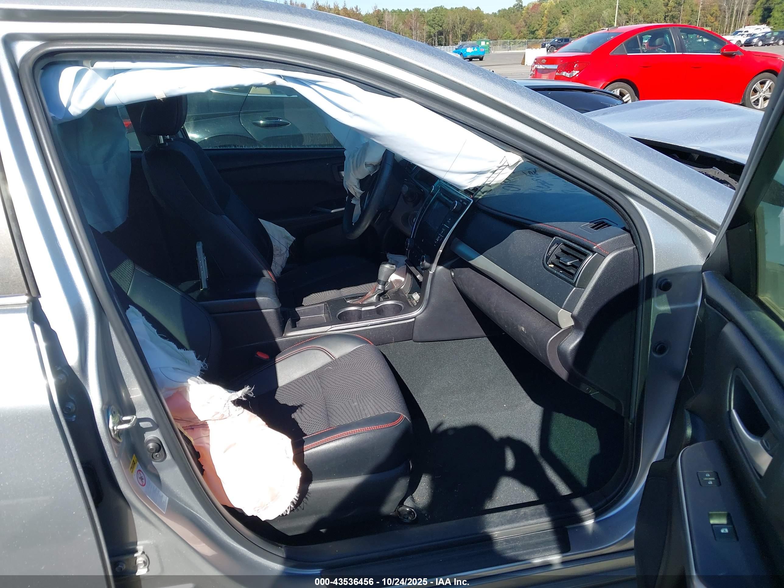 TOYOTA CAMRY image 5