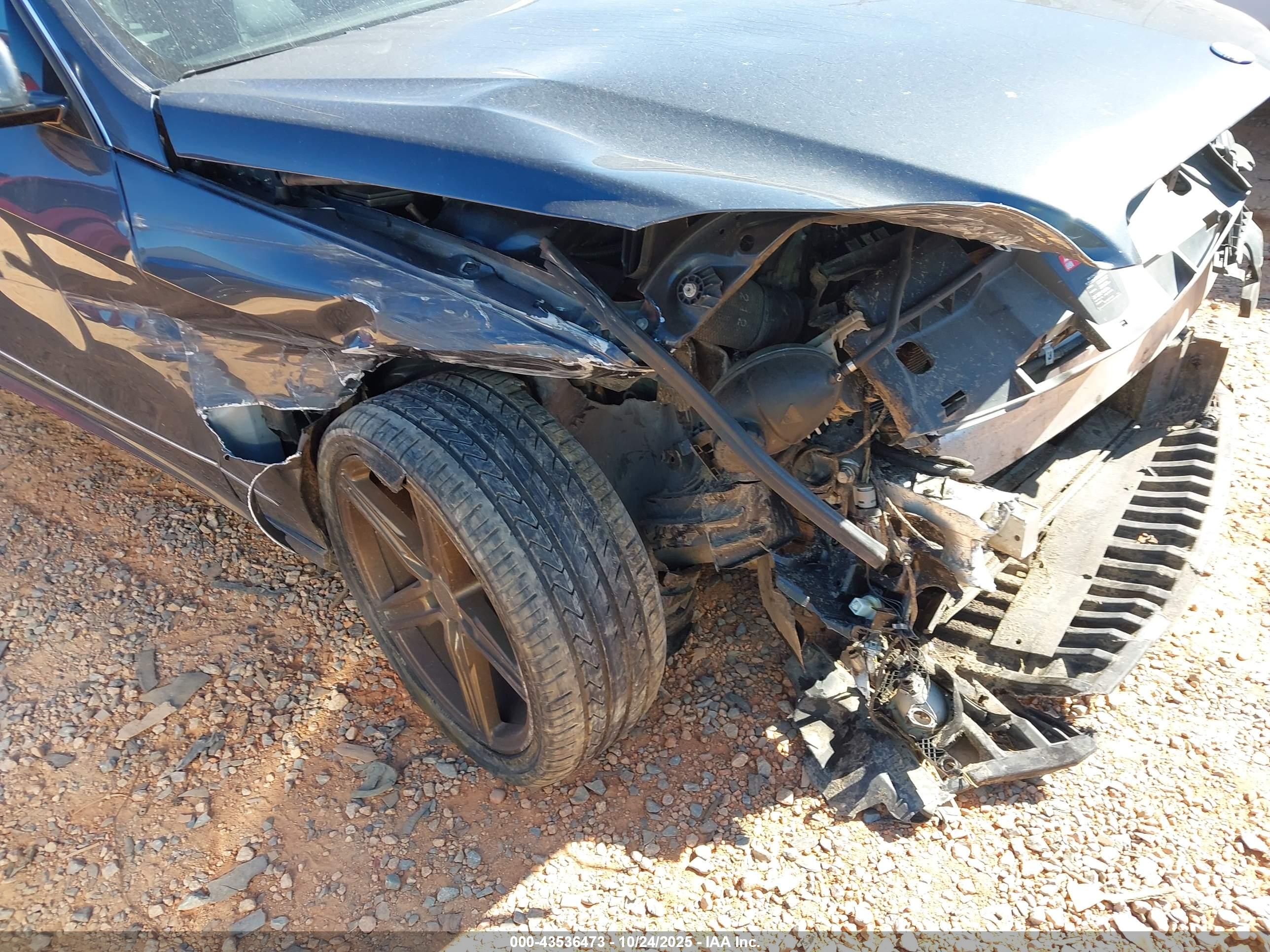 MERCEDES-BENZ E image 6
