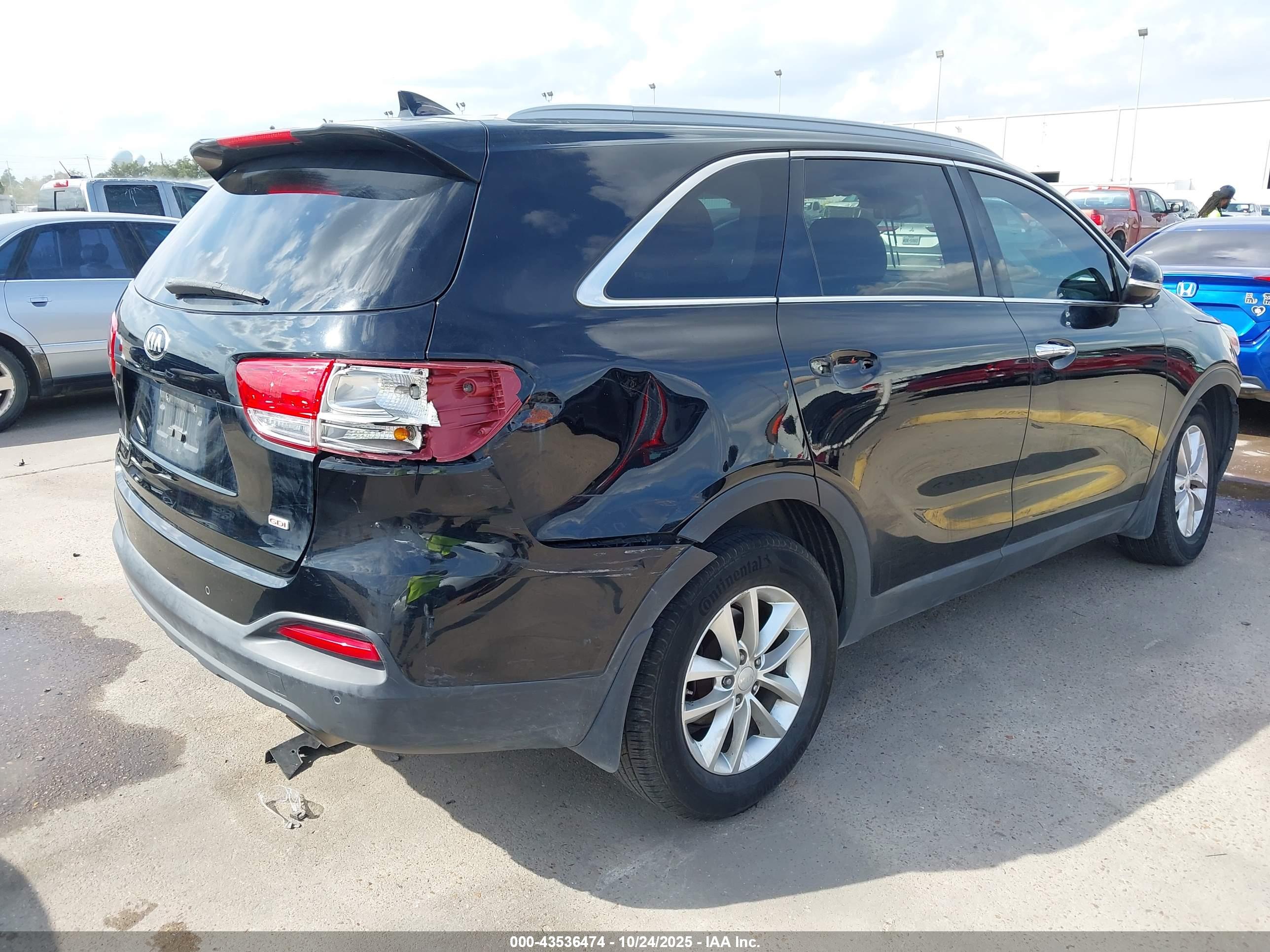 KIA SORENTO image 4