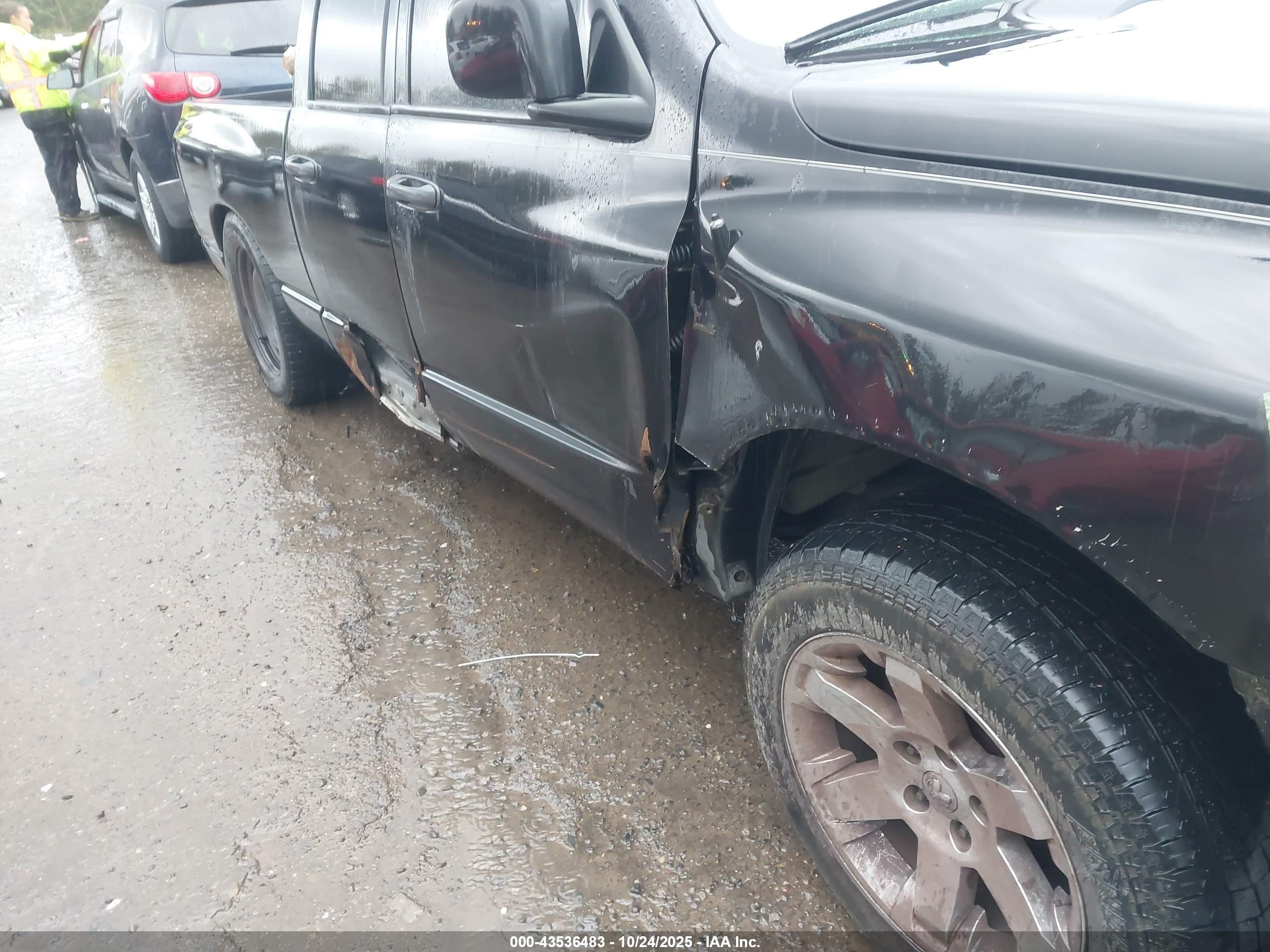 DODGE RAM image 6