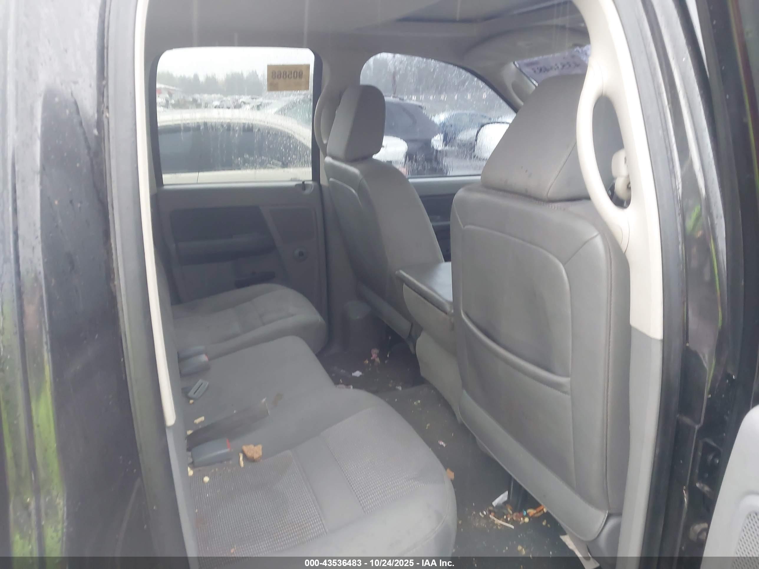 DODGE RAM image 8