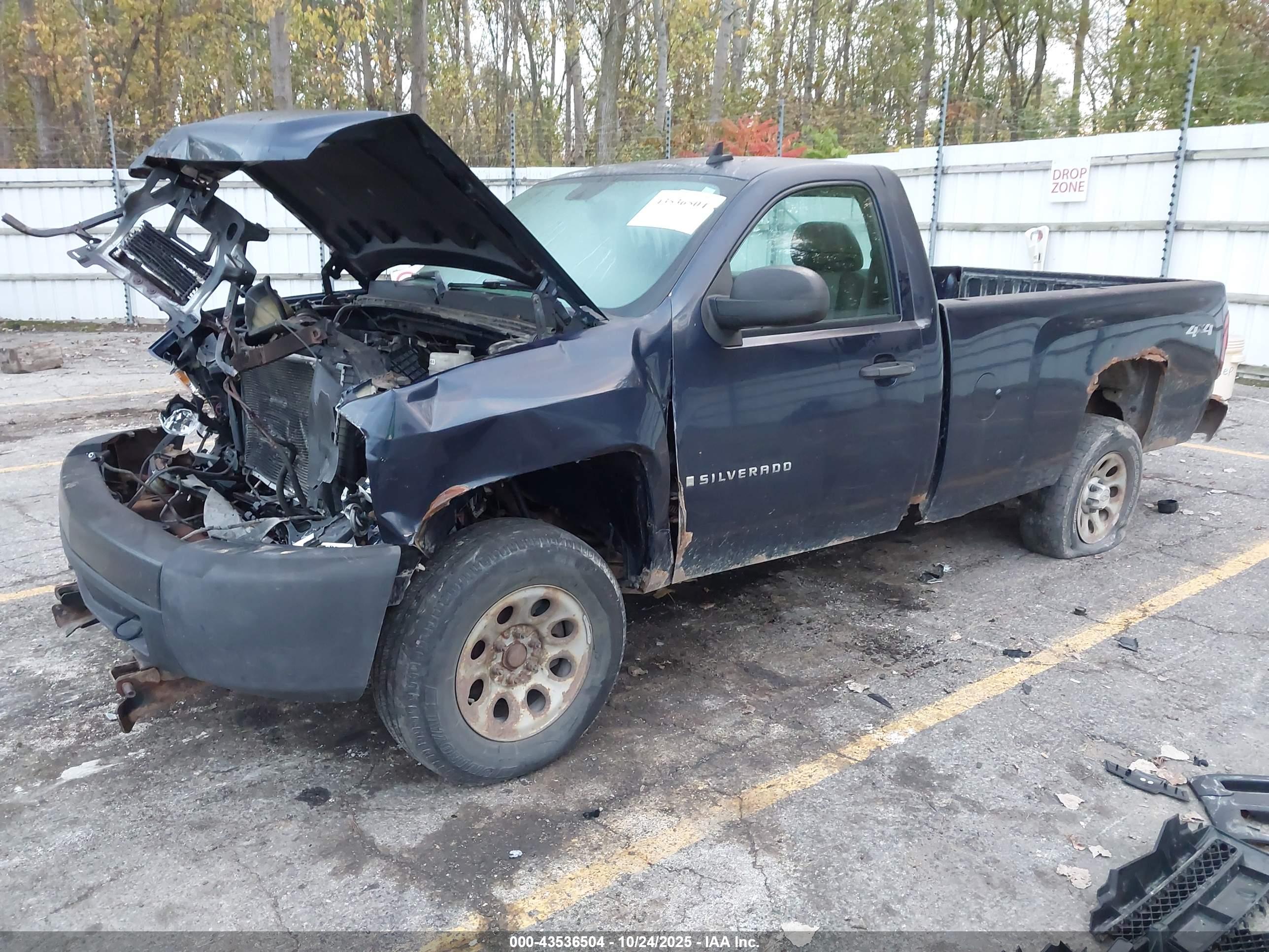 CHEVROLET SILVERADO image 2