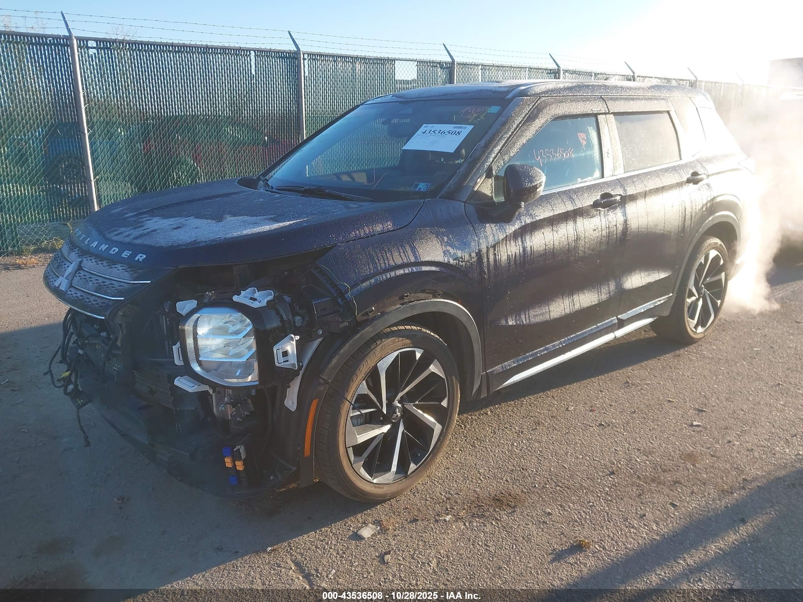 MITSUBISHI OUTLANDER image 2