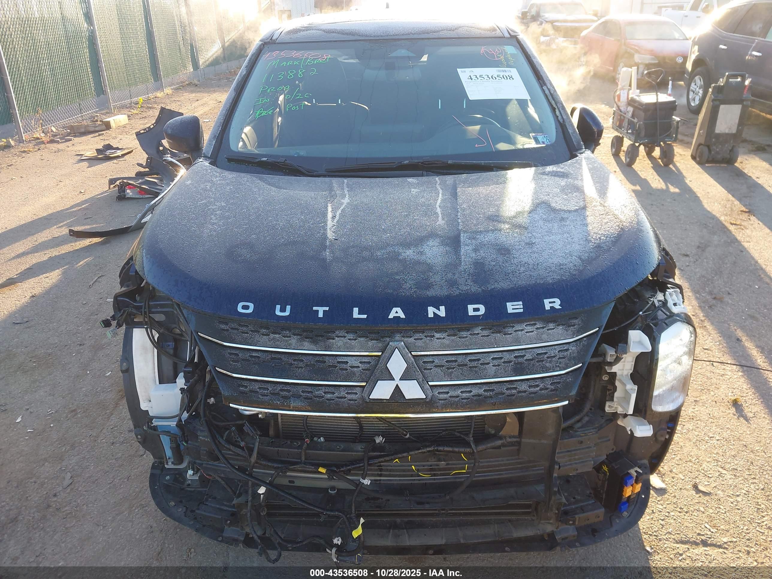 MITSUBISHI OUTLANDER image 6