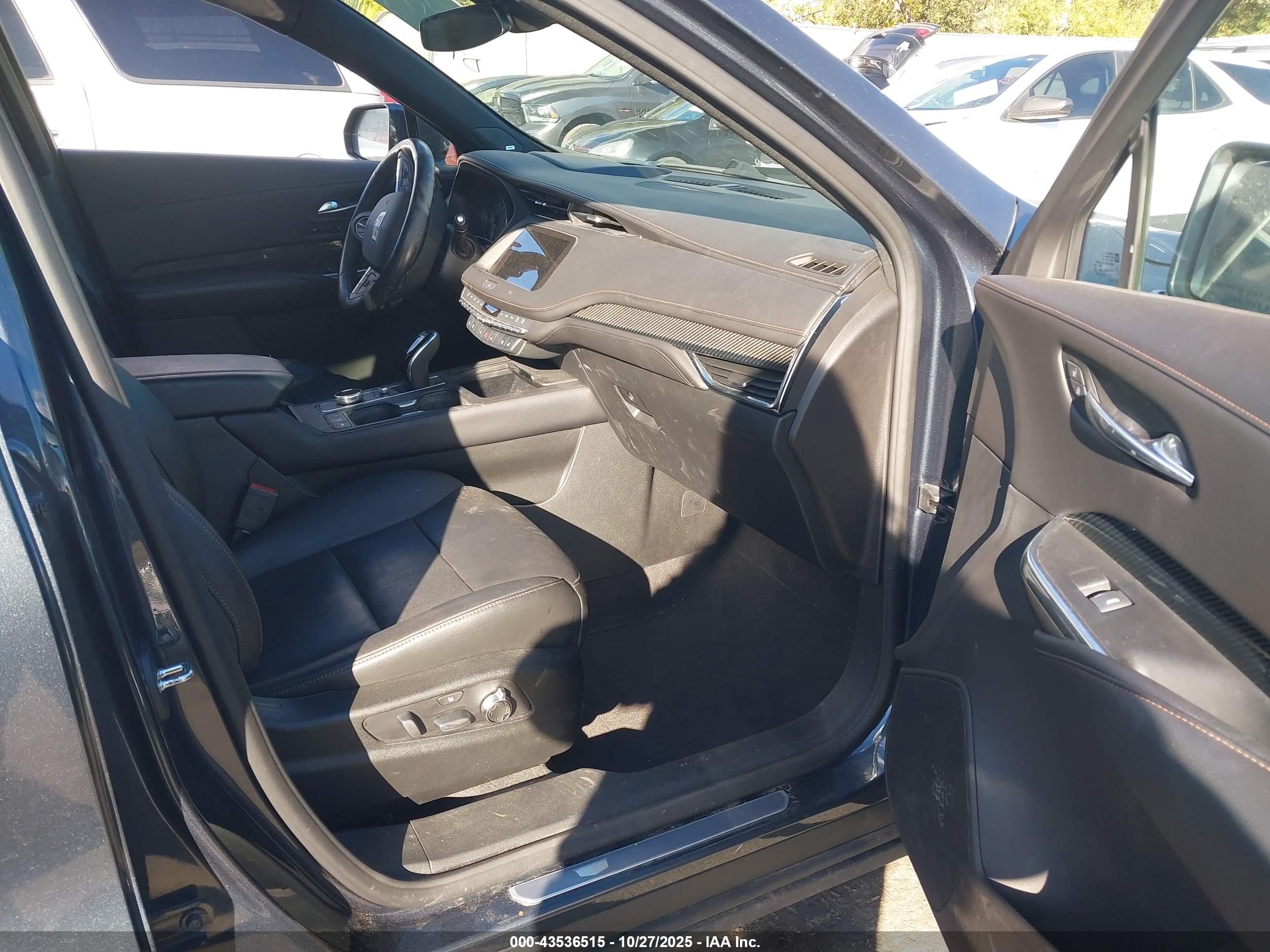 CADILLAC XT4 image 5