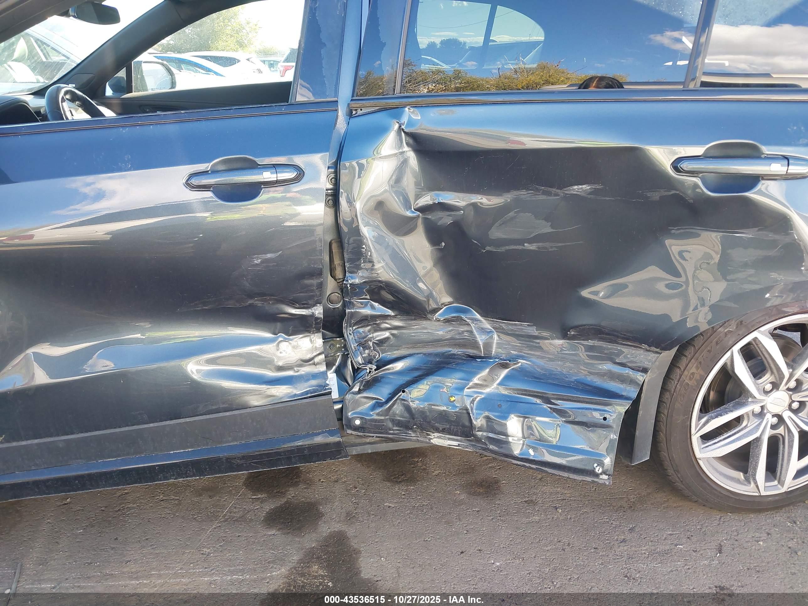 CADILLAC XT4 image 6