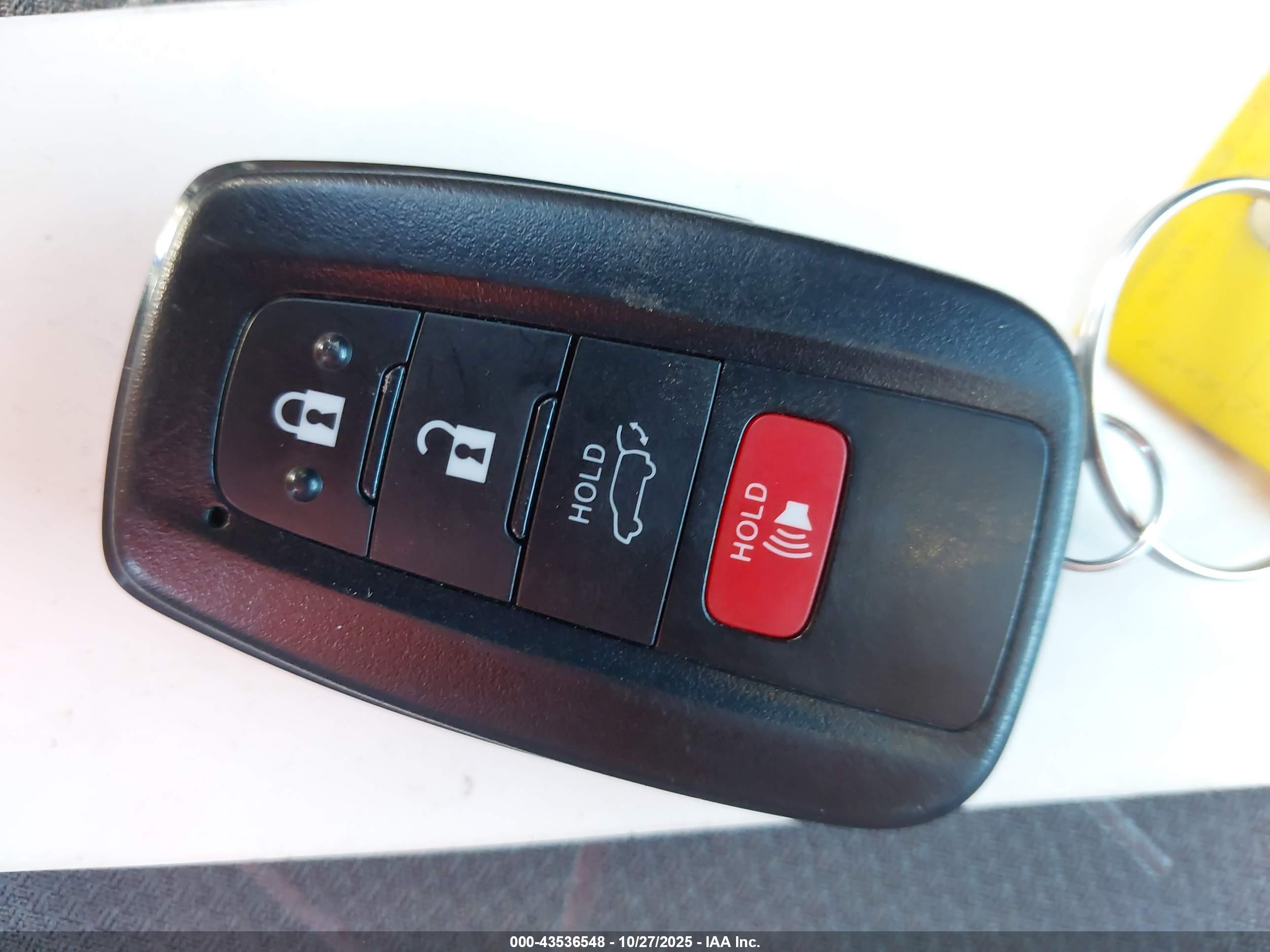 TOYOTA RAV4 image 11