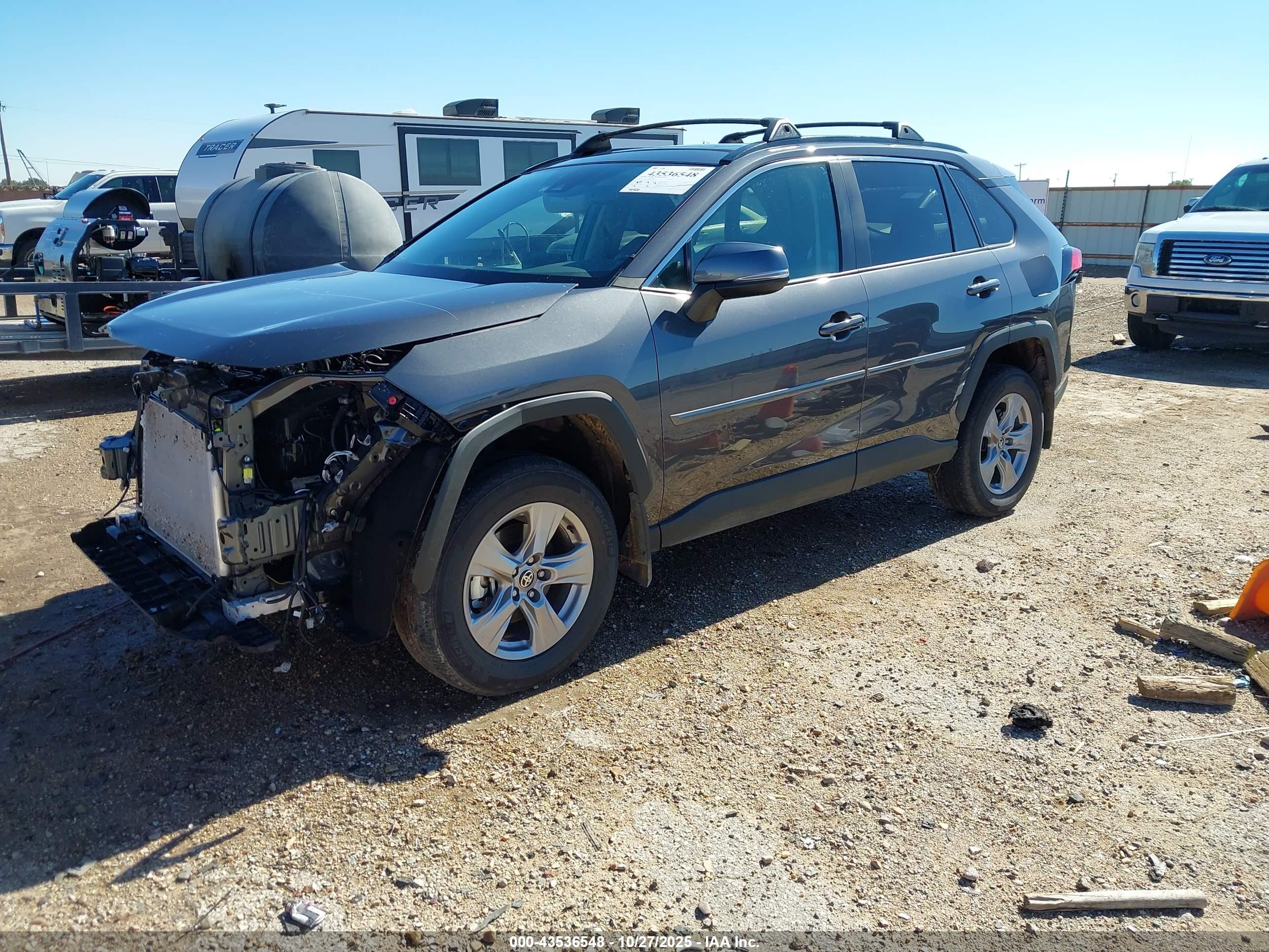 TOYOTA RAV4 image 2