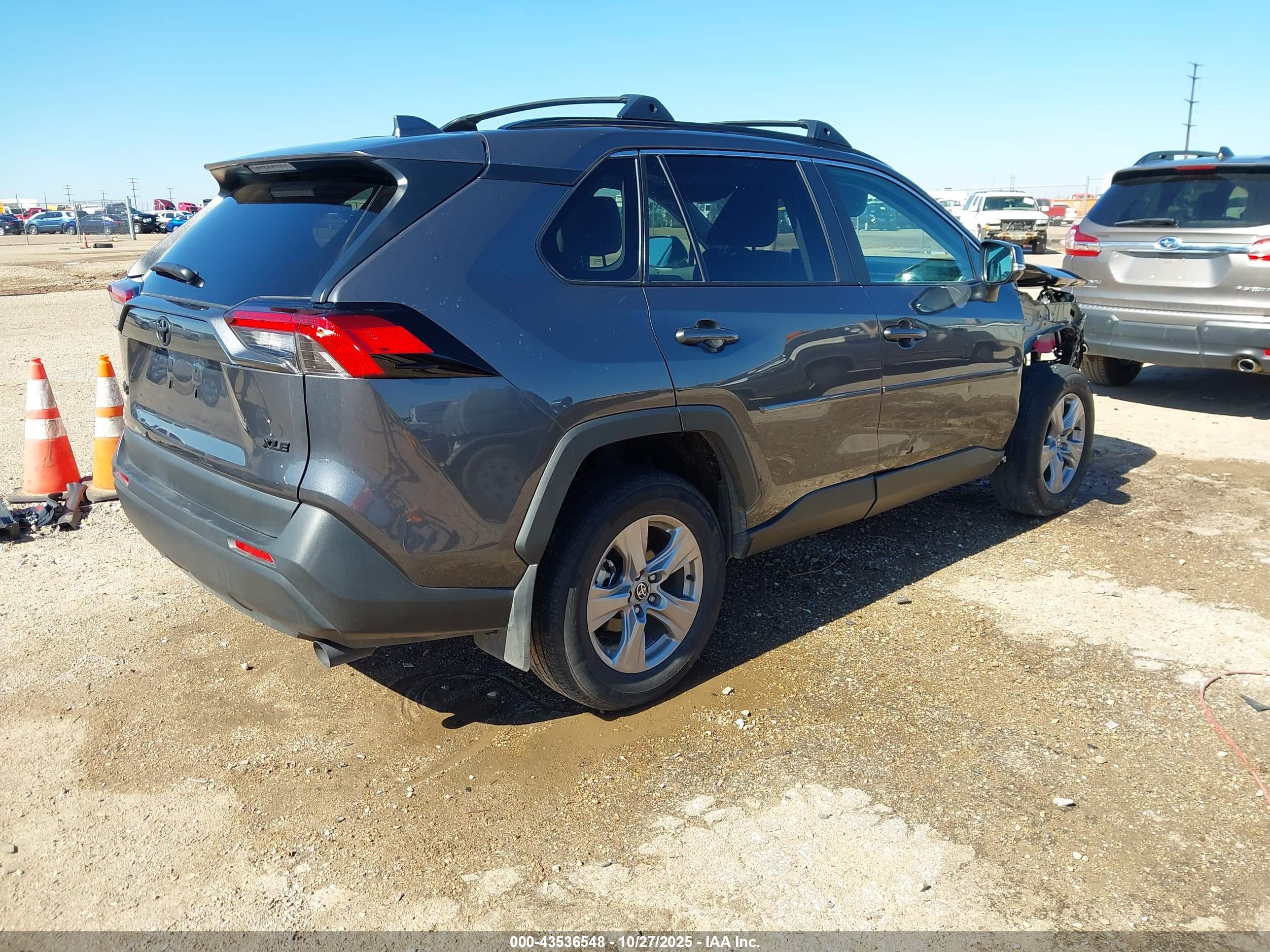 TOYOTA RAV4 image 4