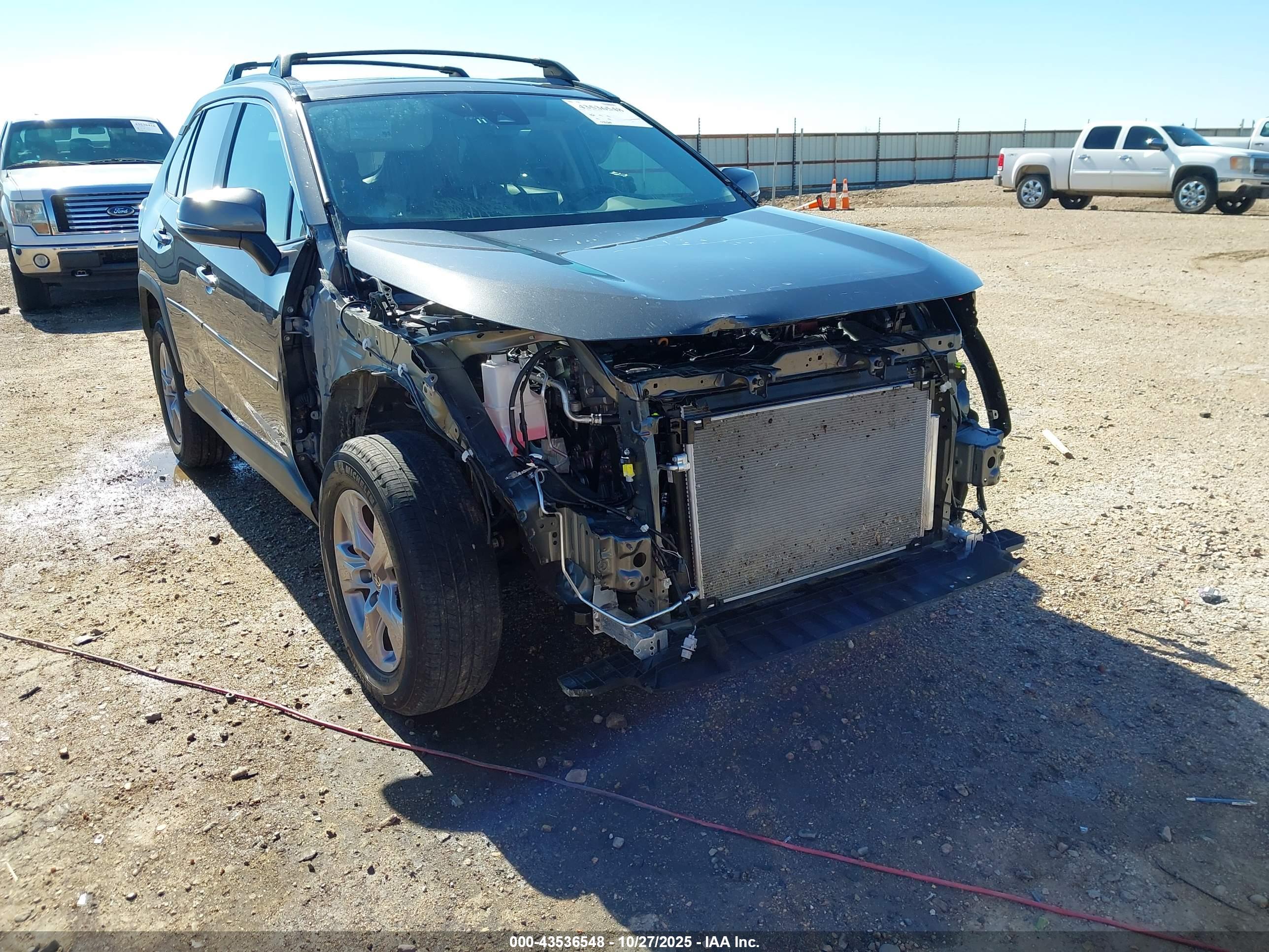 TOYOTA RAV4 image 6
