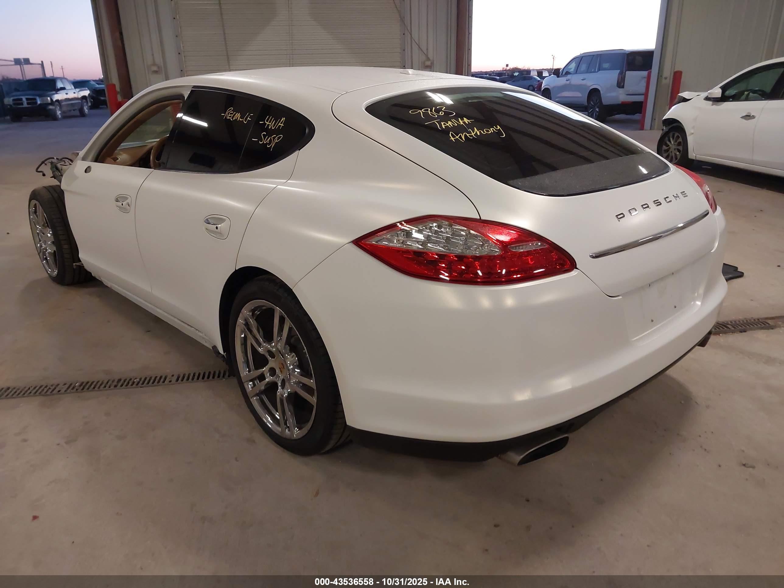 PORSCHE PANAMERA image 3