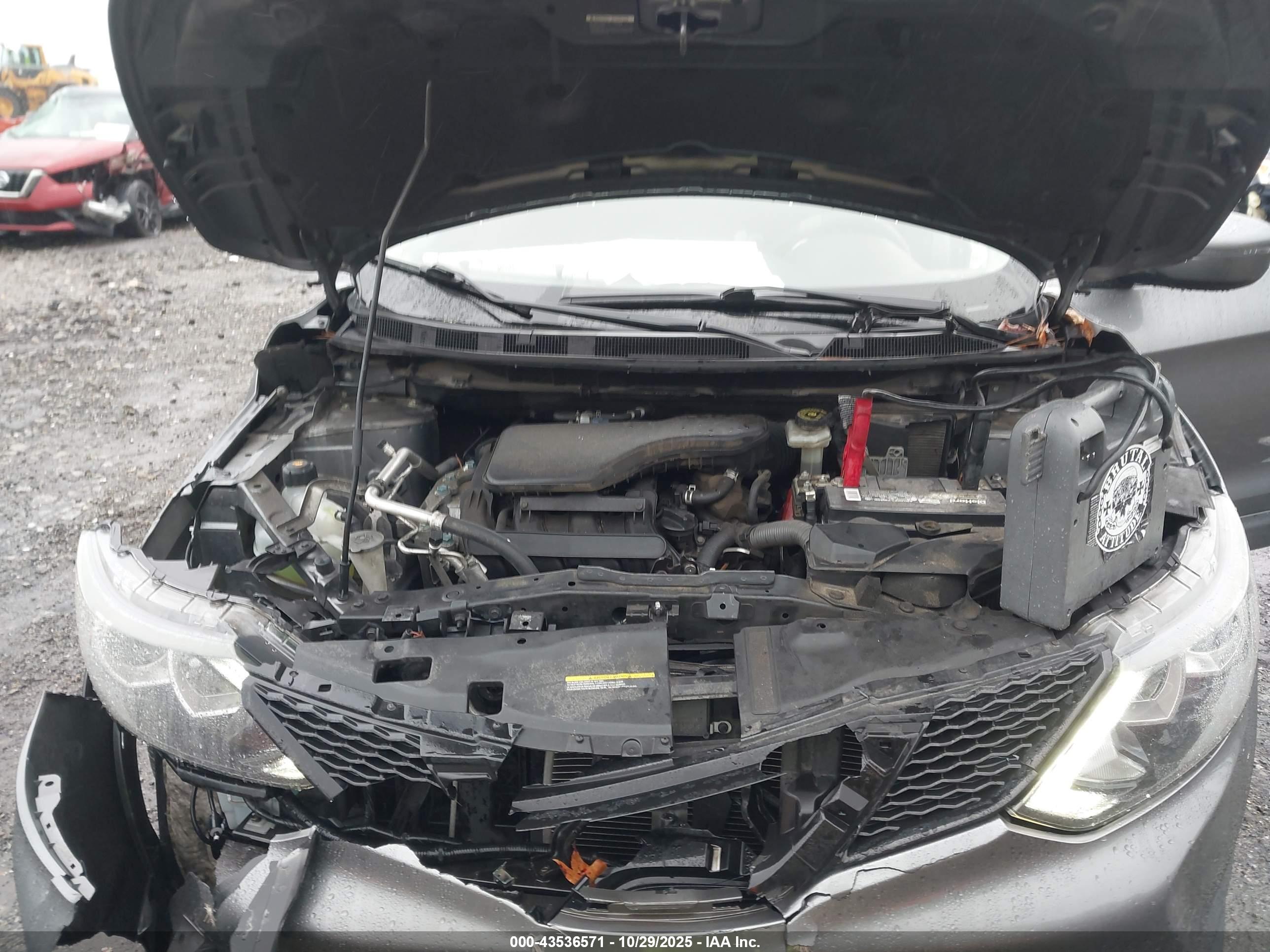 NISSAN ROGUE image 10