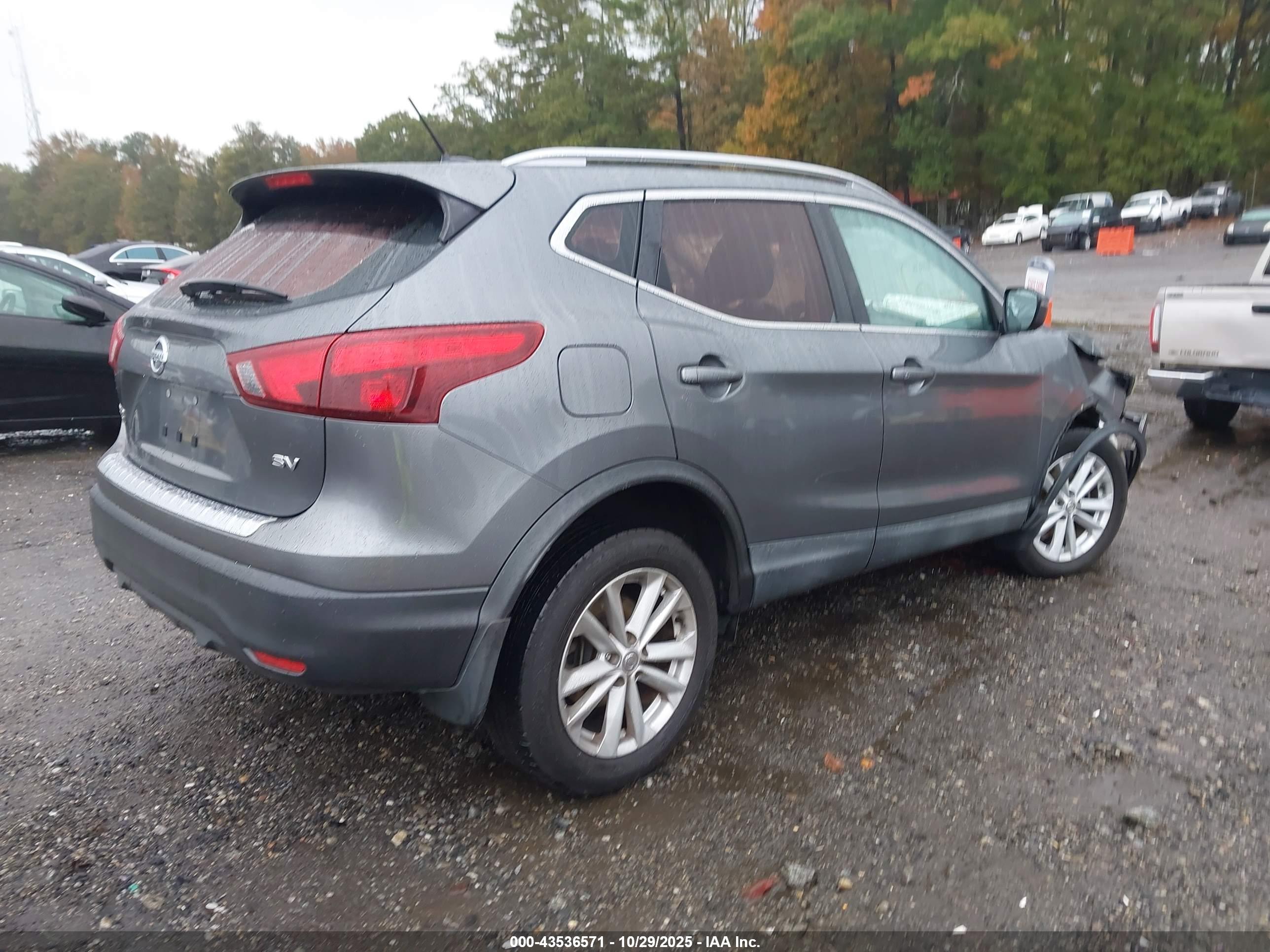 NISSAN ROGUE image 4