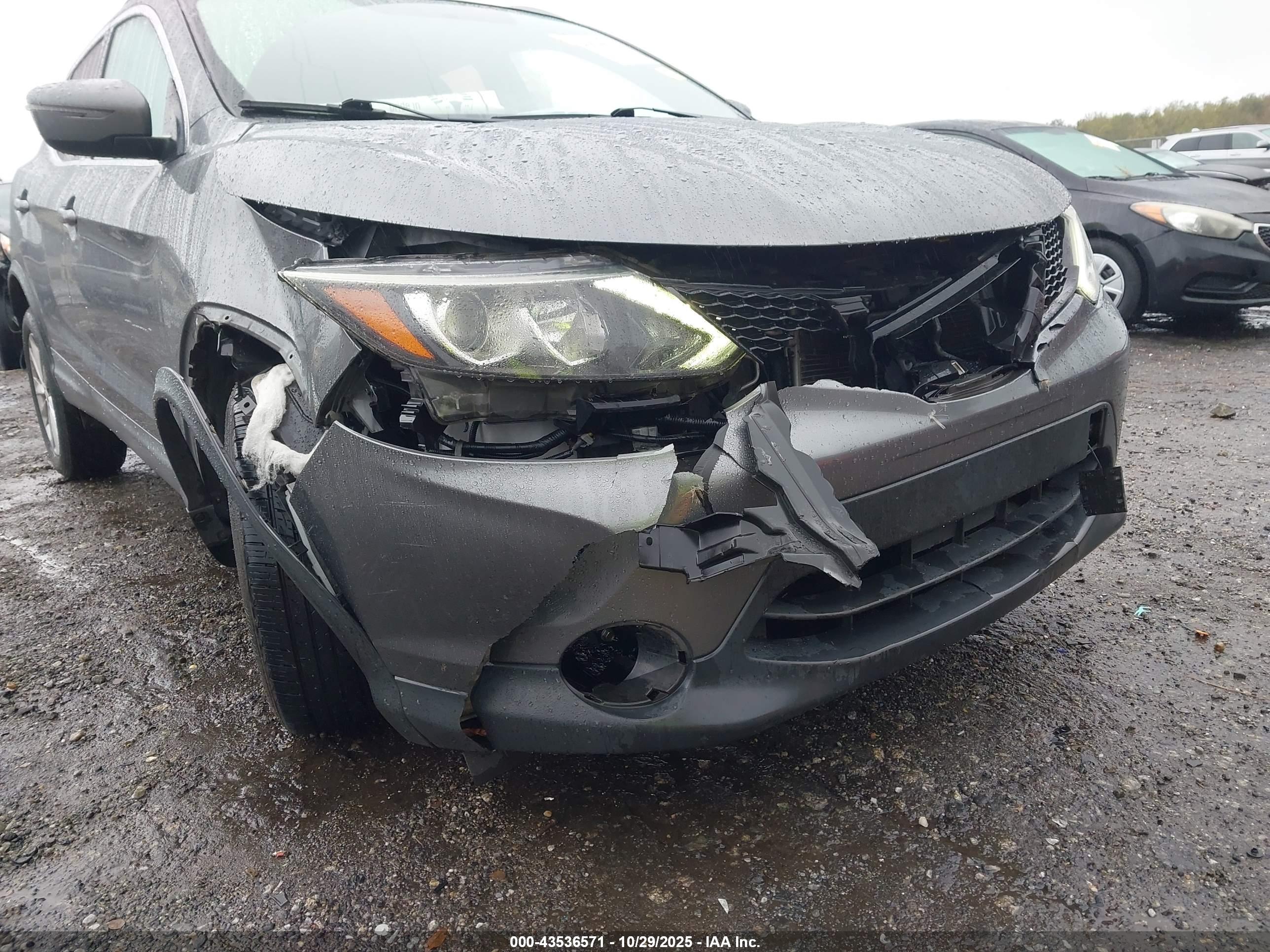 NISSAN ROGUE image 6