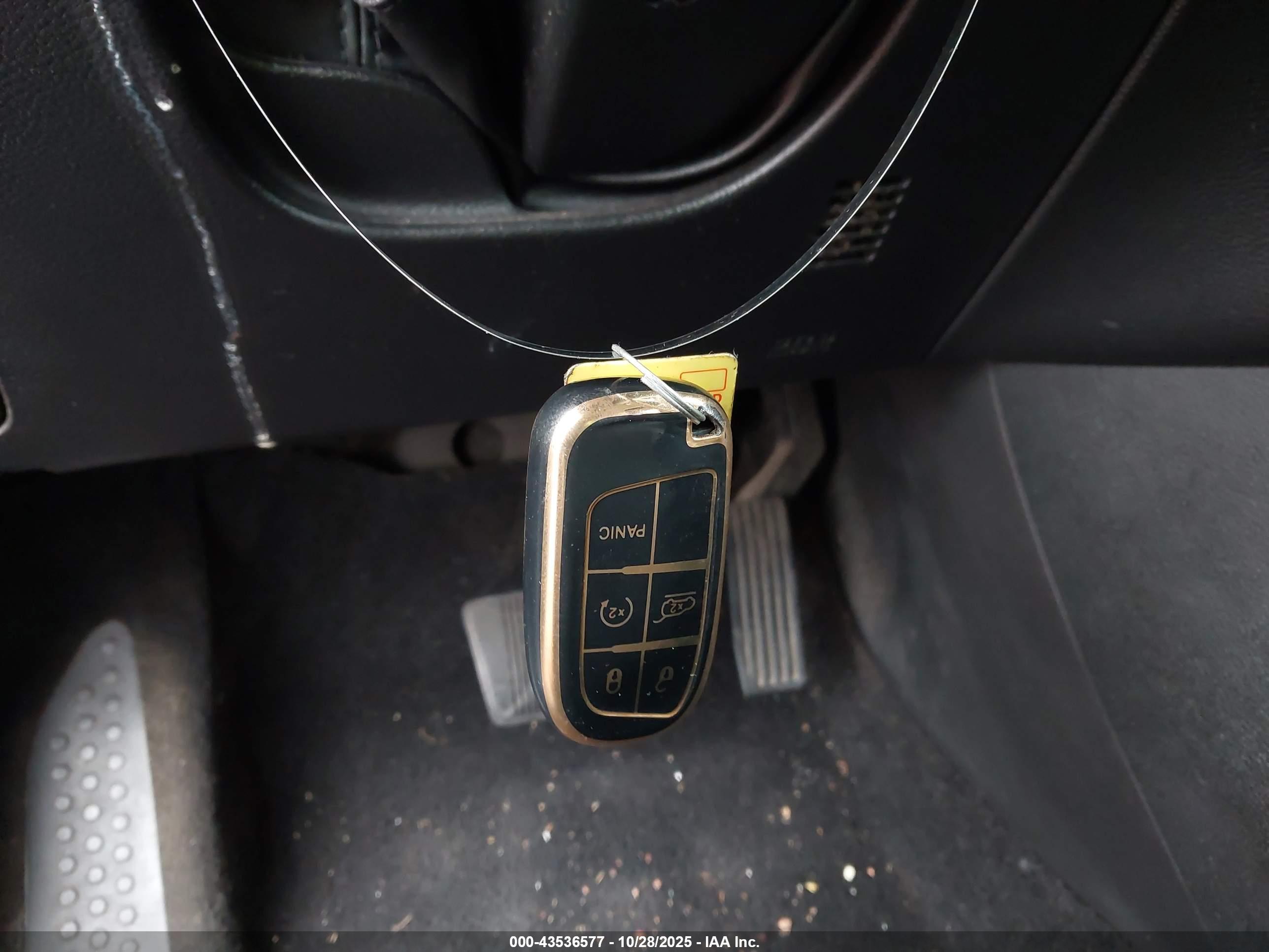 JEEP CHEROKEE image 11