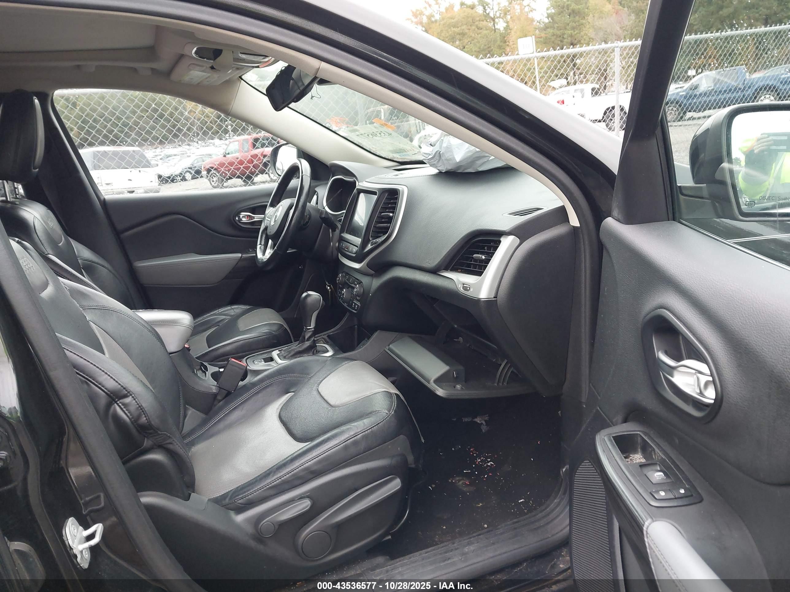 JEEP CHEROKEE image 5