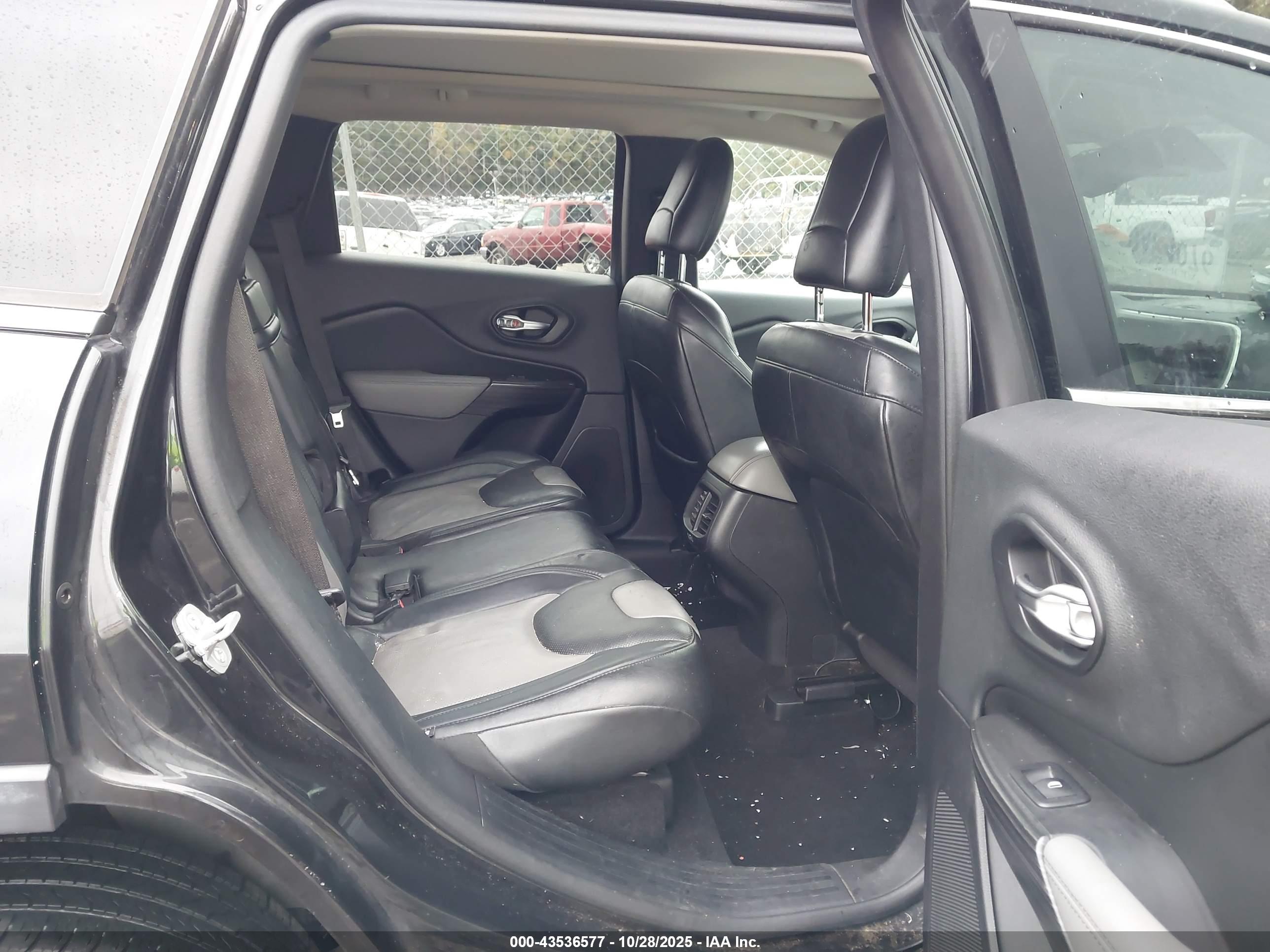 JEEP CHEROKEE image 8