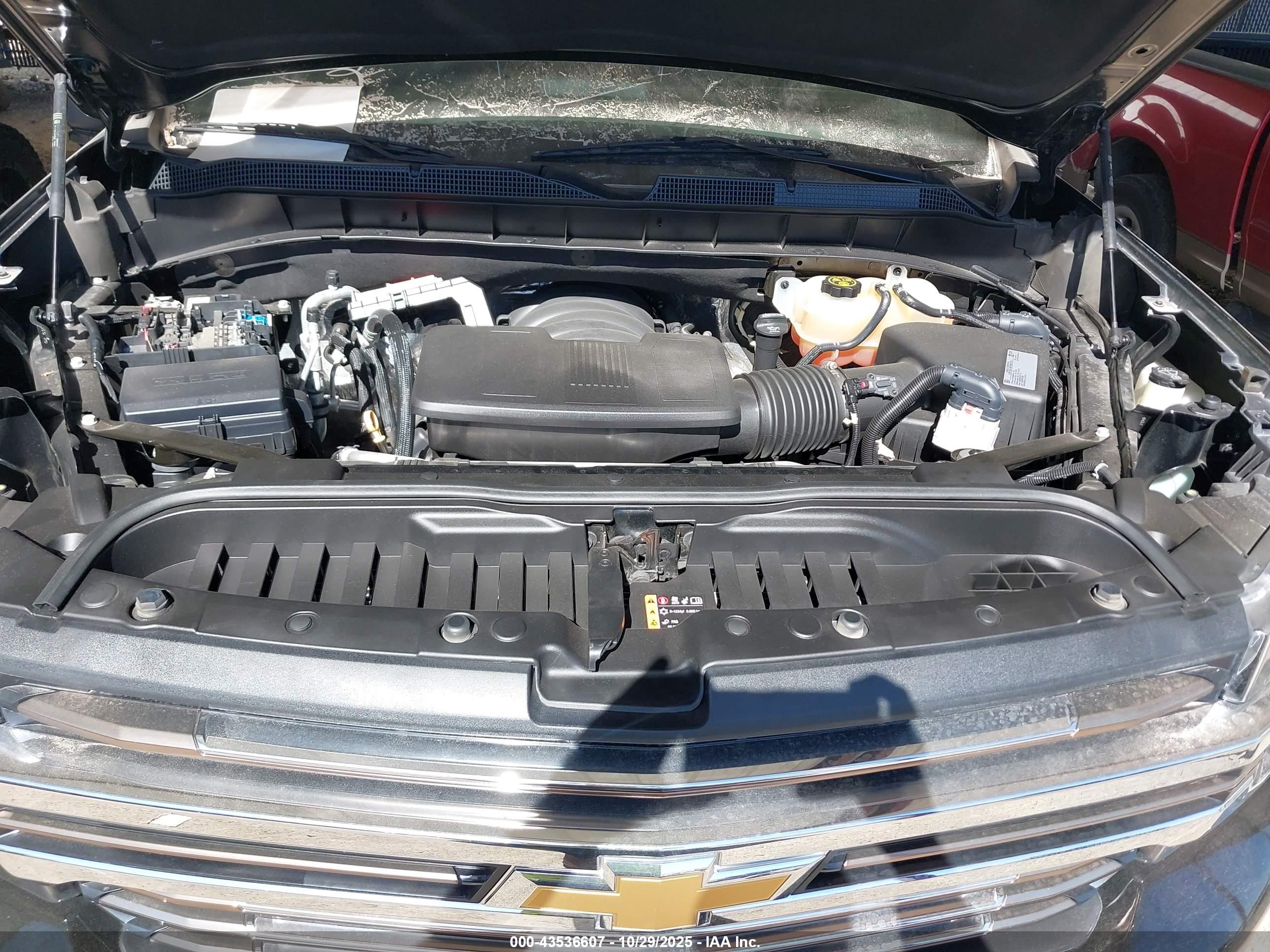 CHEVROLET SILVERADO image 10