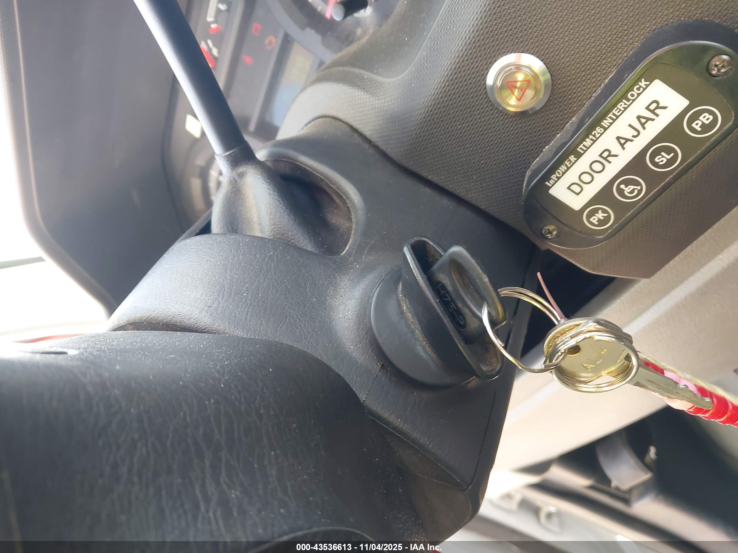 FORD E-450 image 11