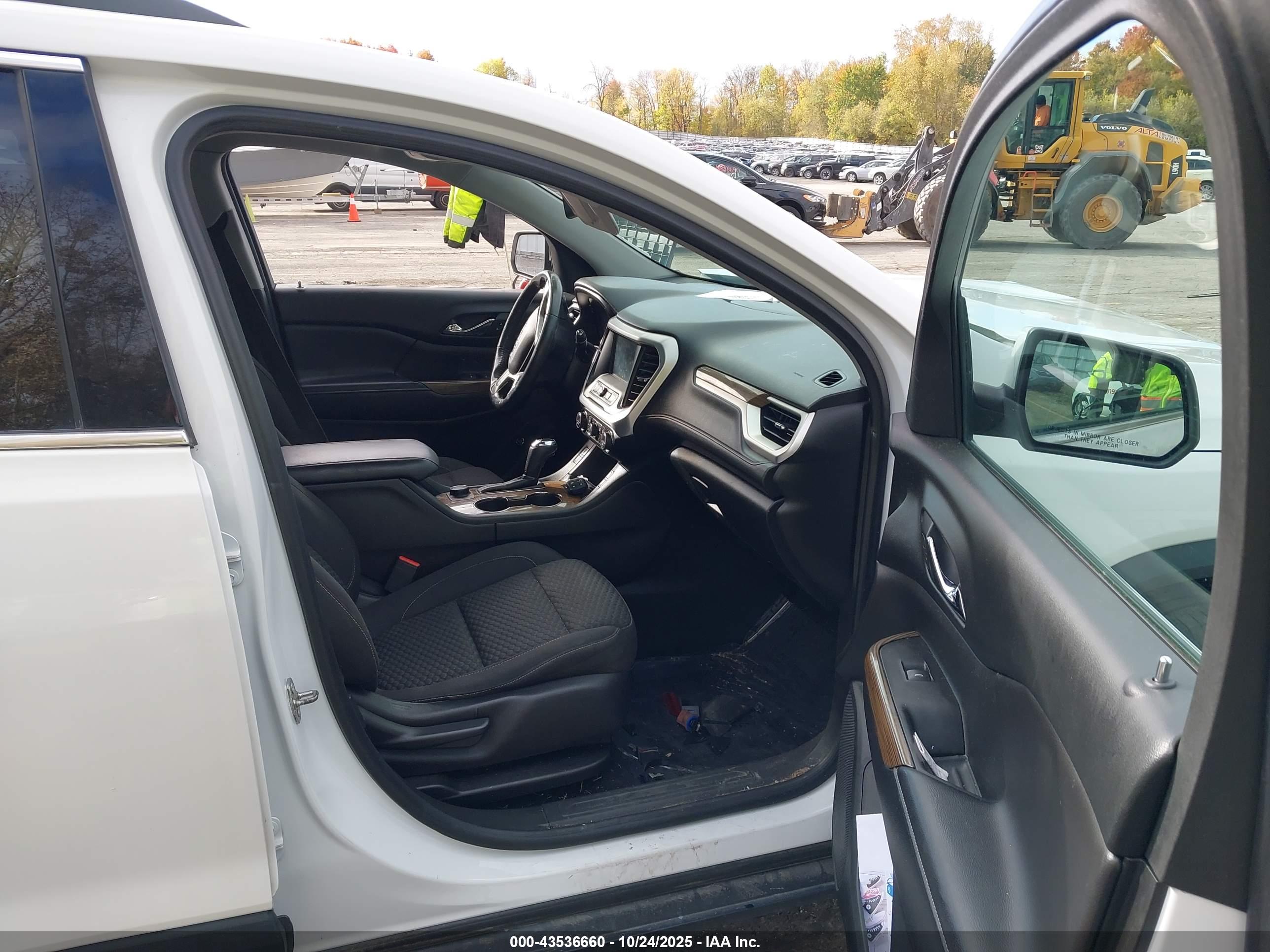 GMC ACADIA image 5