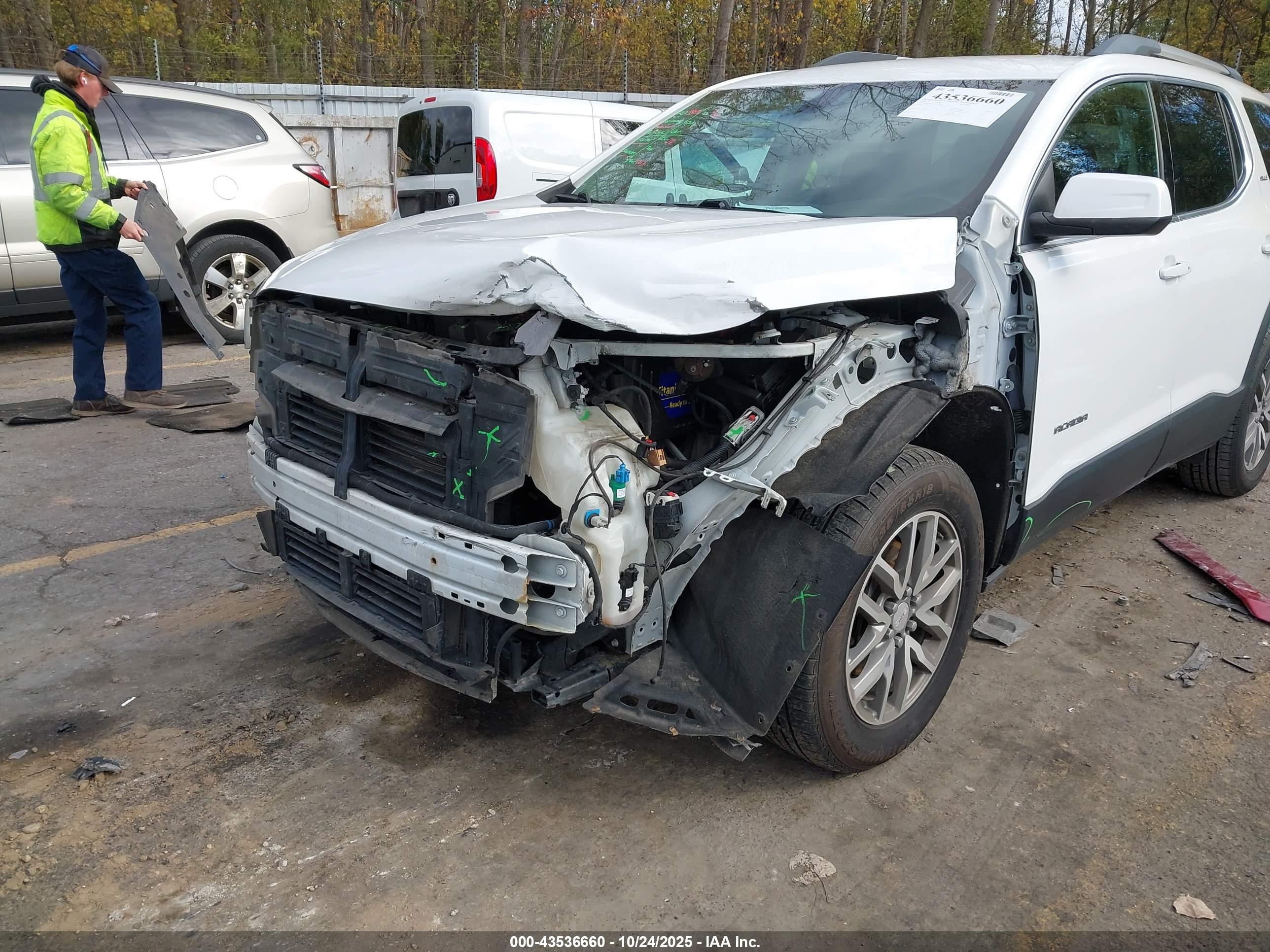 GMC ACADIA image 6