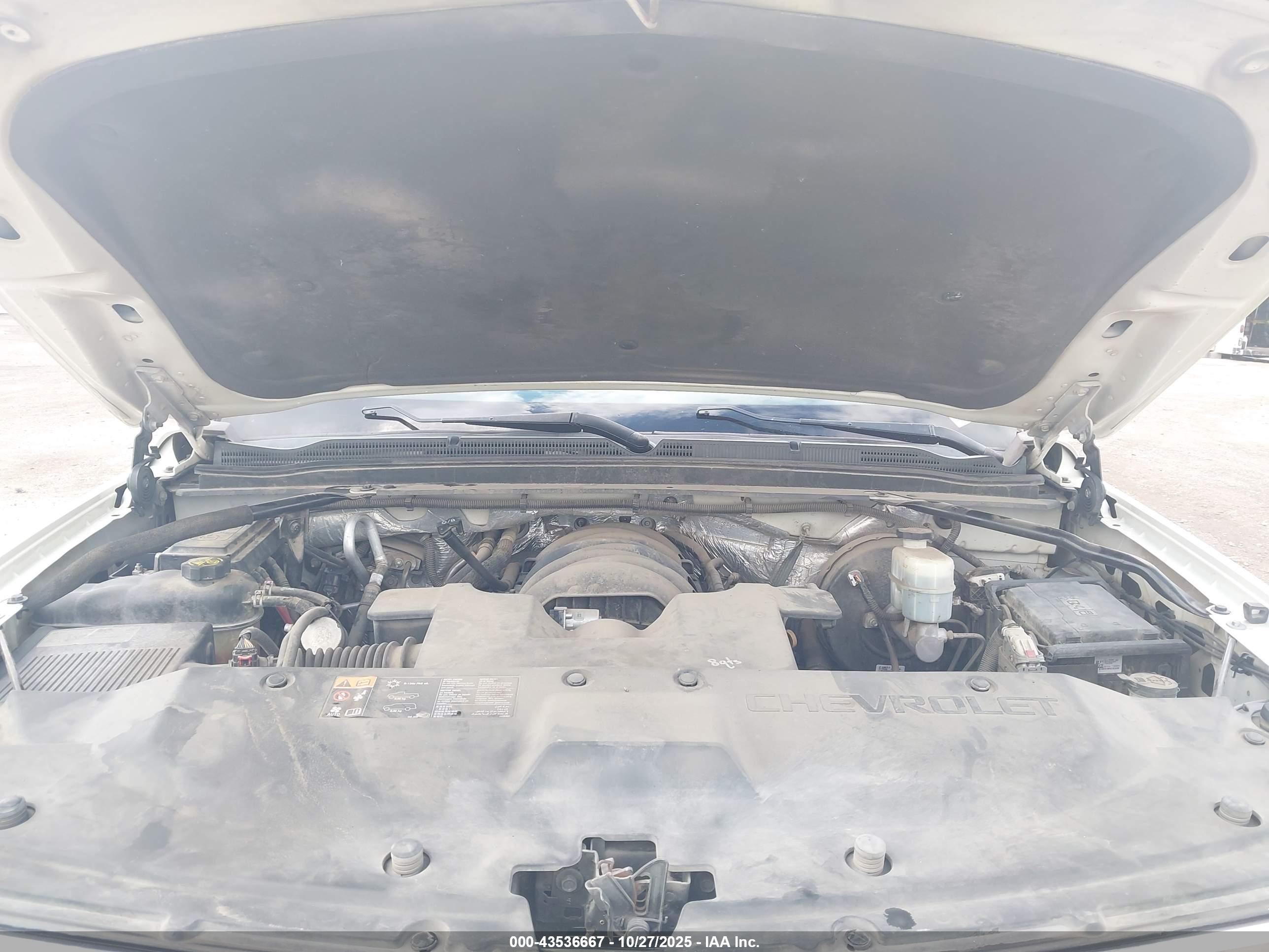 CHEVROLET TAHOE image 10
