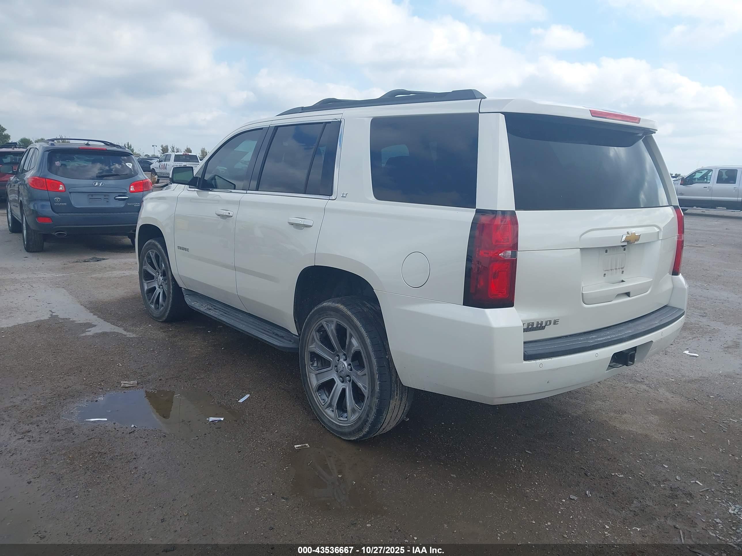 CHEVROLET TAHOE image 3