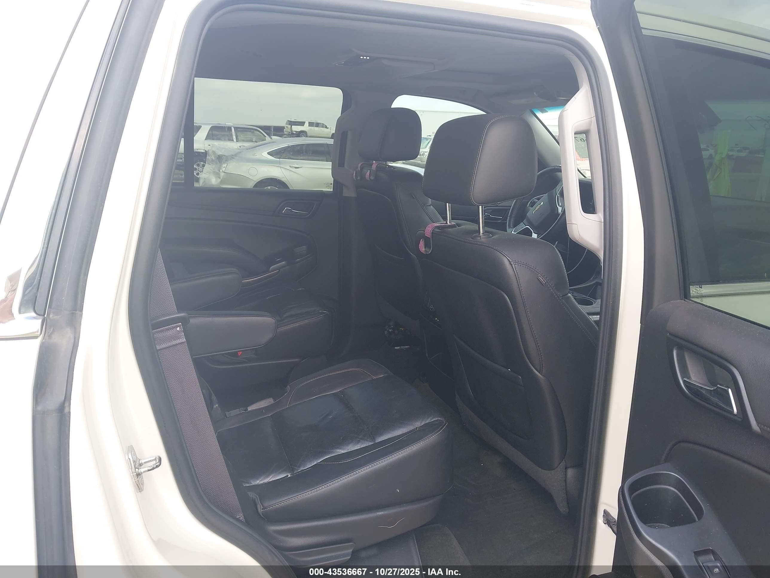 CHEVROLET TAHOE image 8