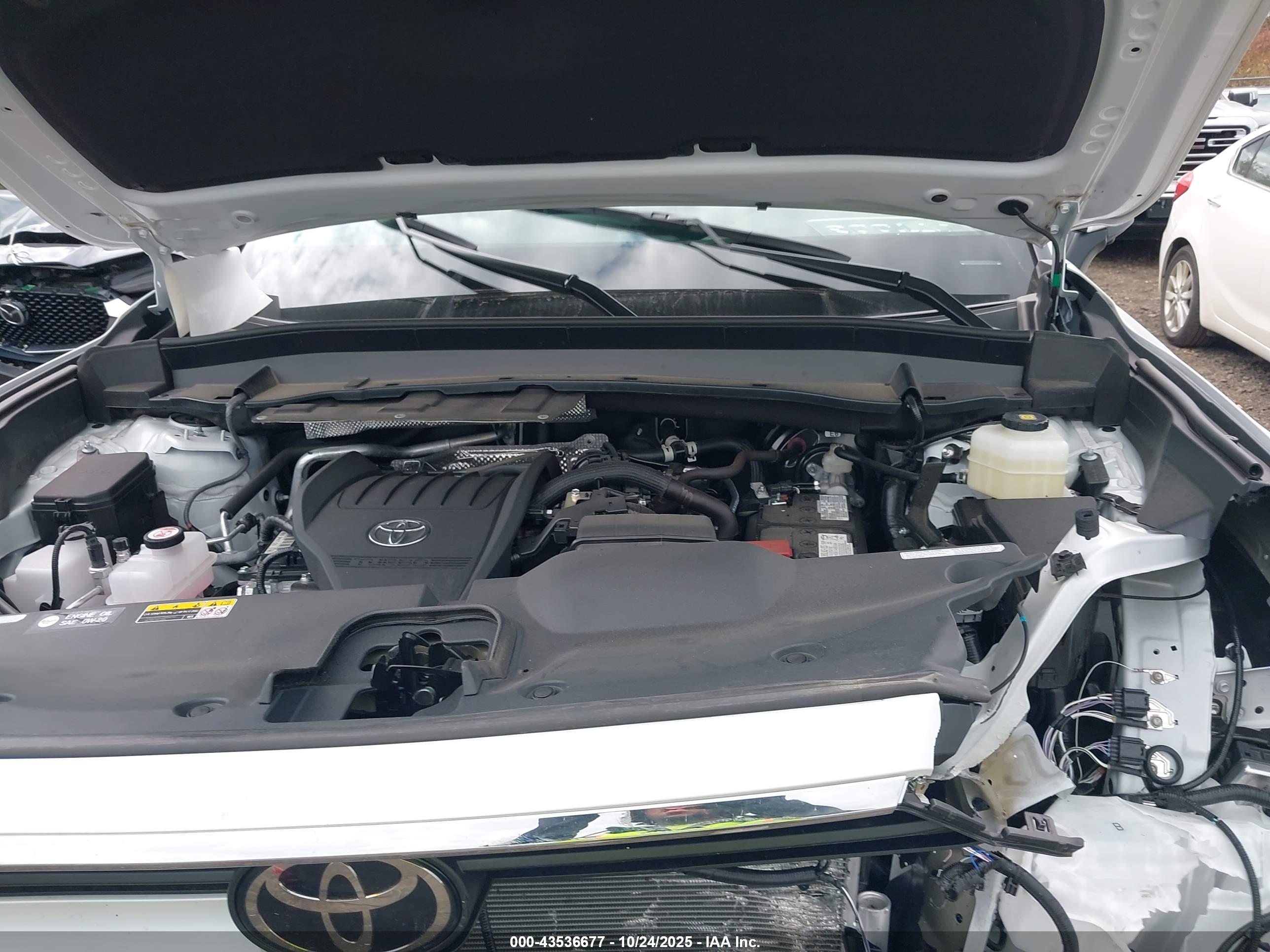TOYOTA GRAND image 10