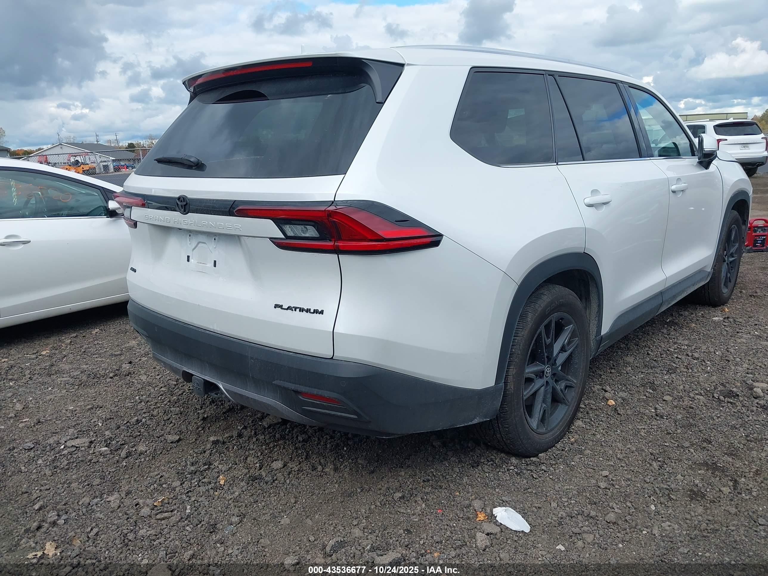 TOYOTA GRAND image 4
