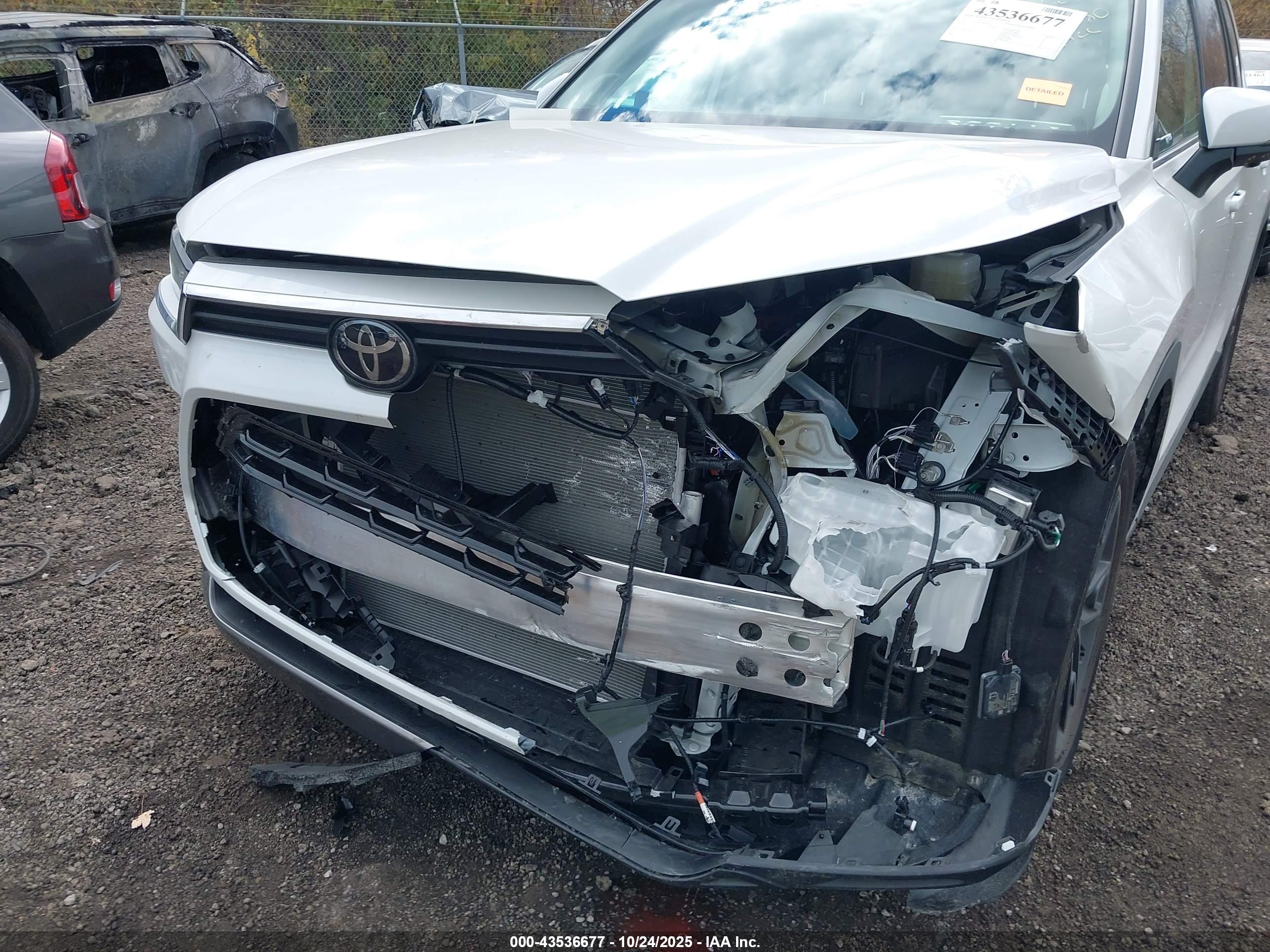 TOYOTA GRAND image 6