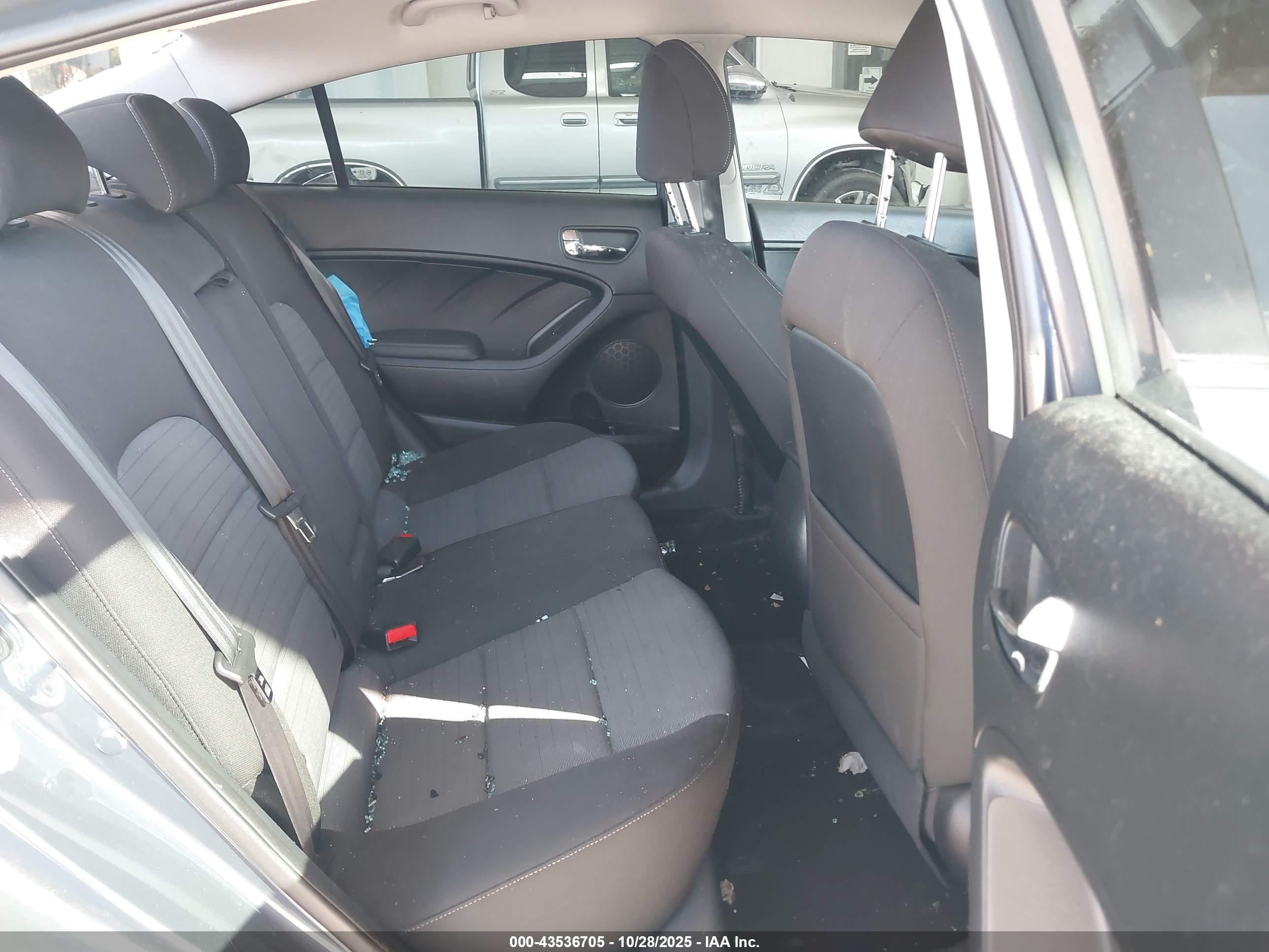 KIA FORTE image 8