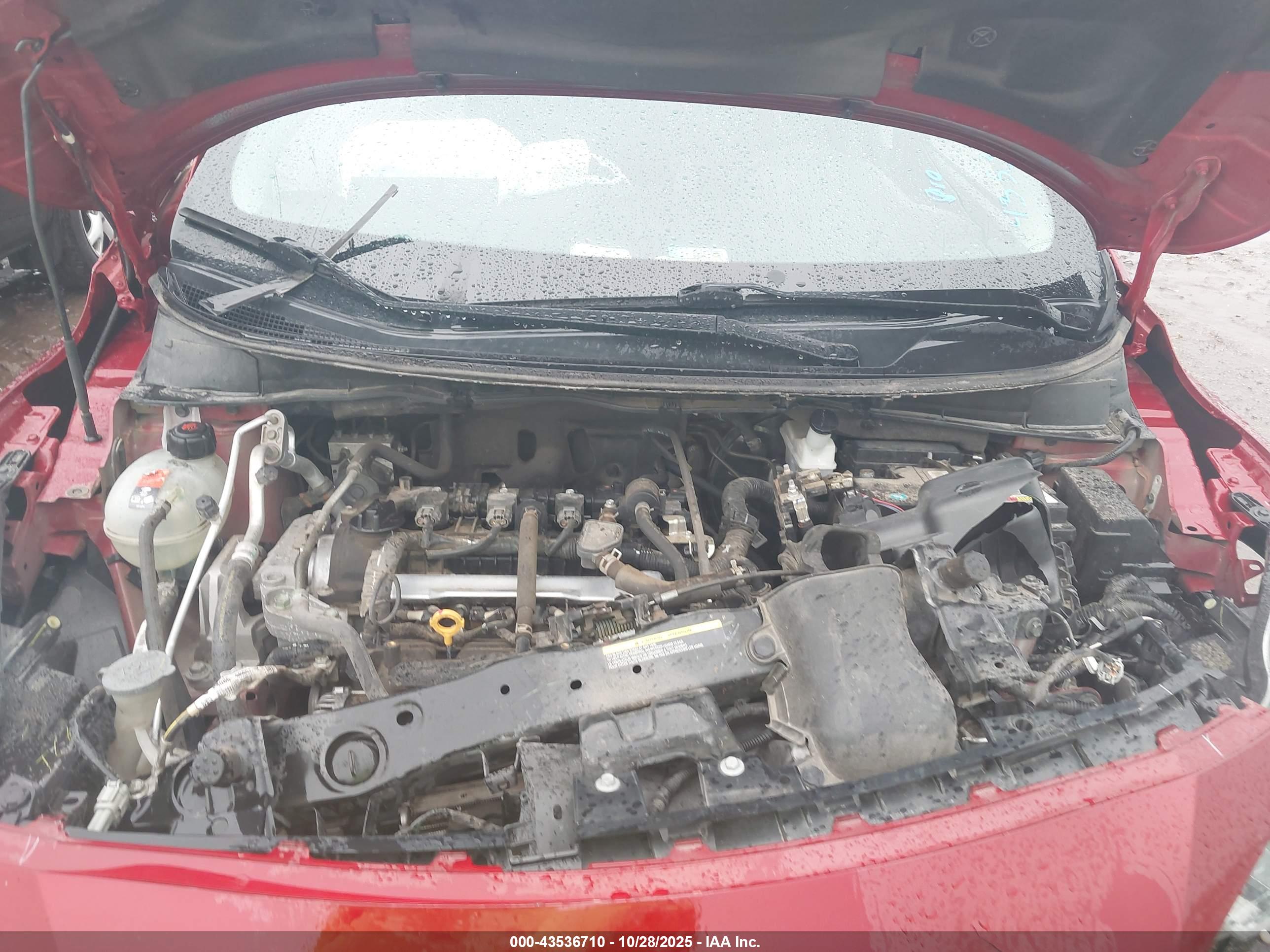NISSAN VERSA image 10