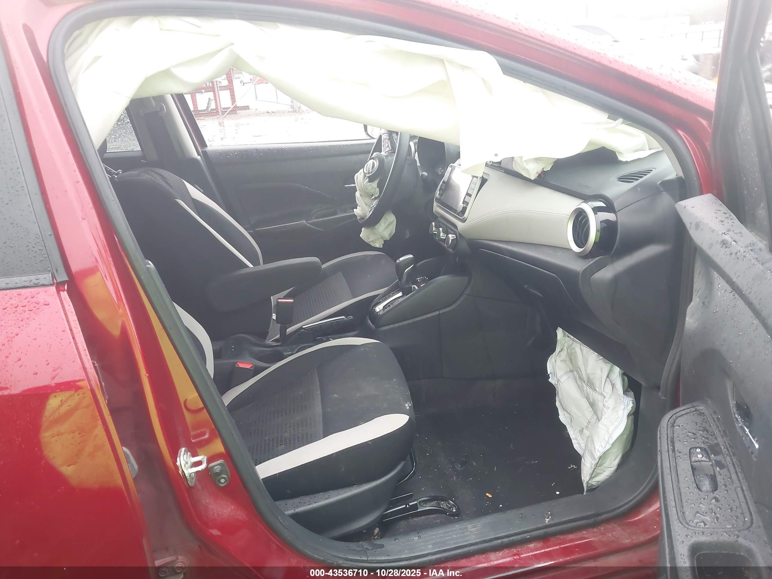 NISSAN VERSA image 5